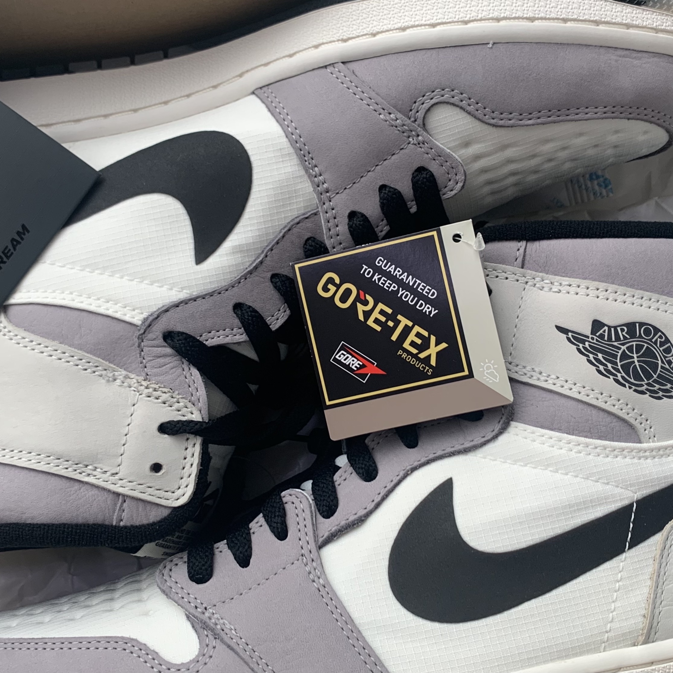 Jordan 1 Element Gore-Tex Sail 착용 스타일 - 2