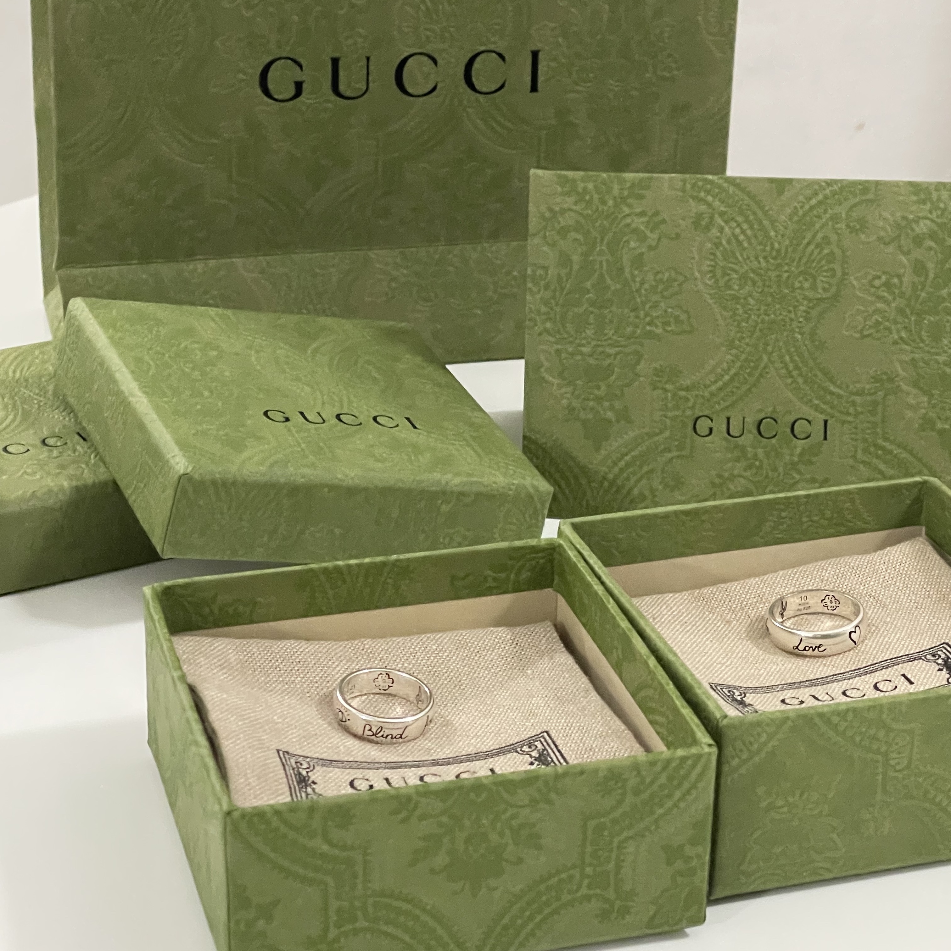 Gucci Blind For Love Ring Silver 착용 스타일