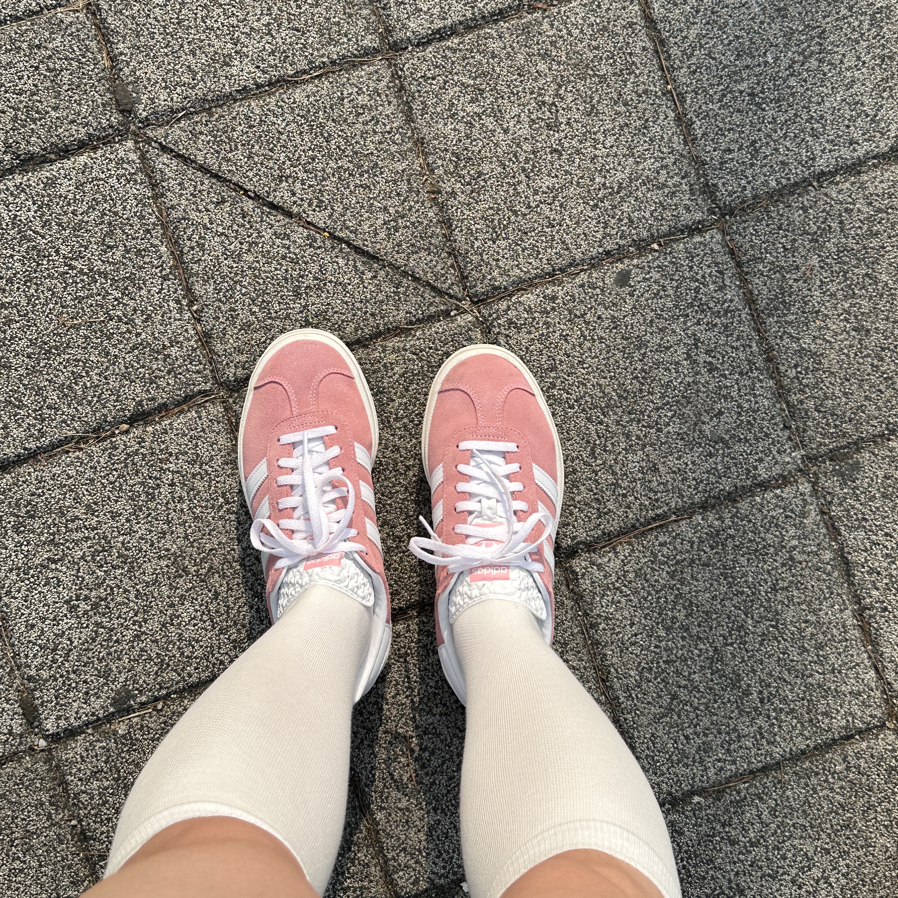 (W) Adidas Gazelle Bold Super Pop 착용 스타일 - 2
