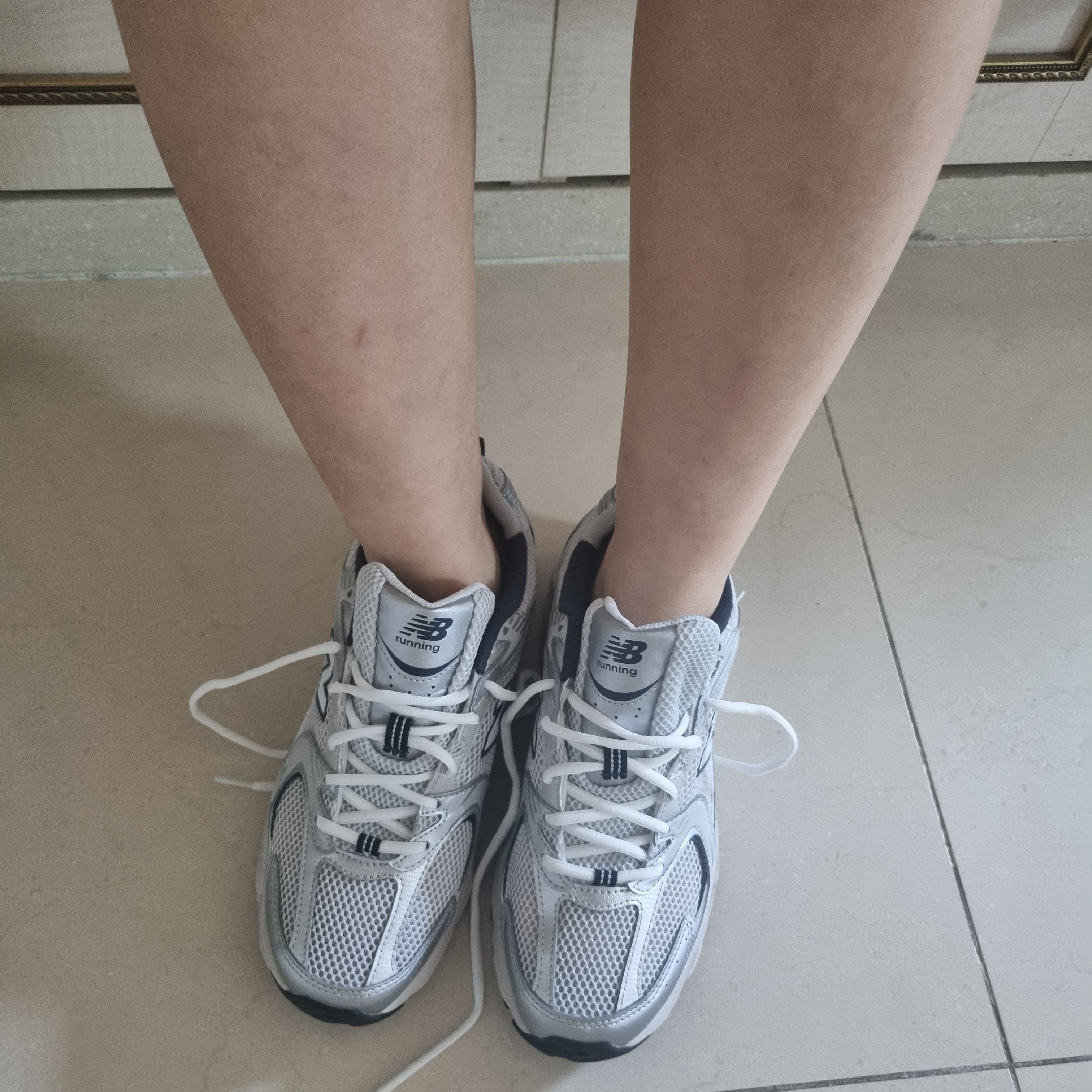 New Balance 530 Steel Grey 착용 스타일
