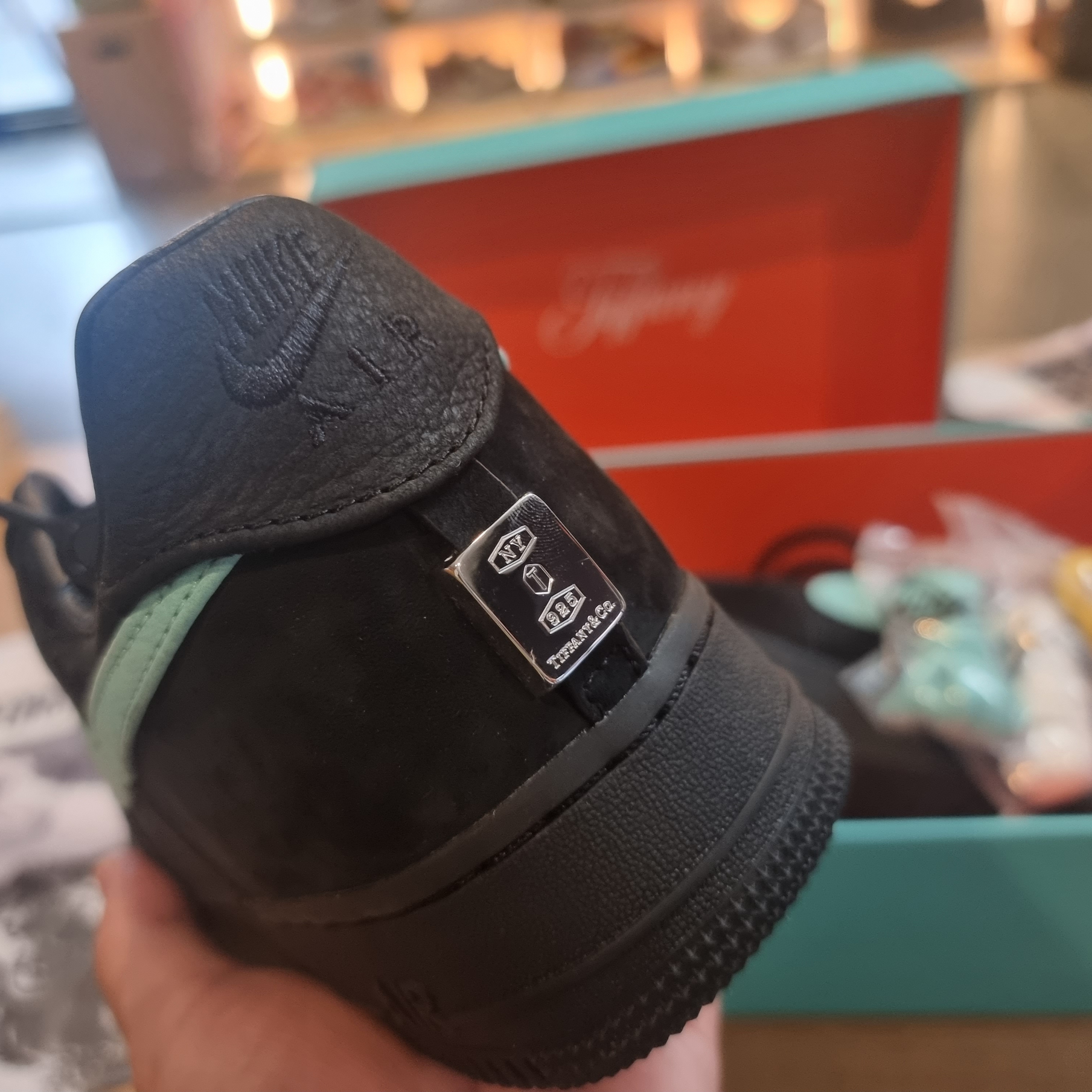 Nike x Tiffany & Co. Air Force 1 Low SP 1837 착용 스타일 - 2