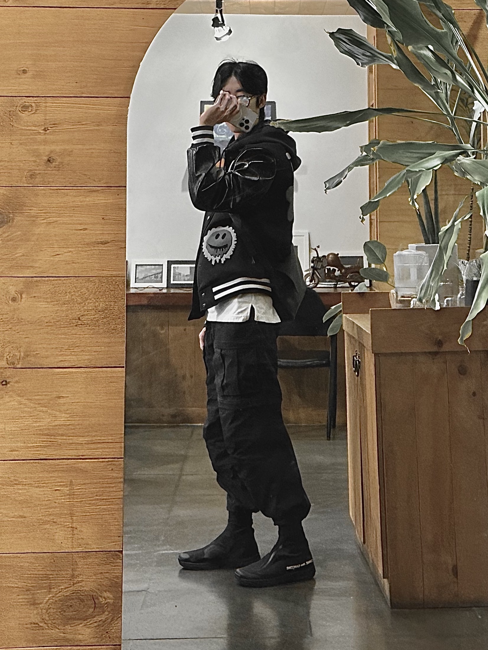 Nike ACG Smith Summit Cargo Pants Black Summit White - Asia, Salomon x Comme des Garcons XA-Alpine 2 Black 착용 스타일