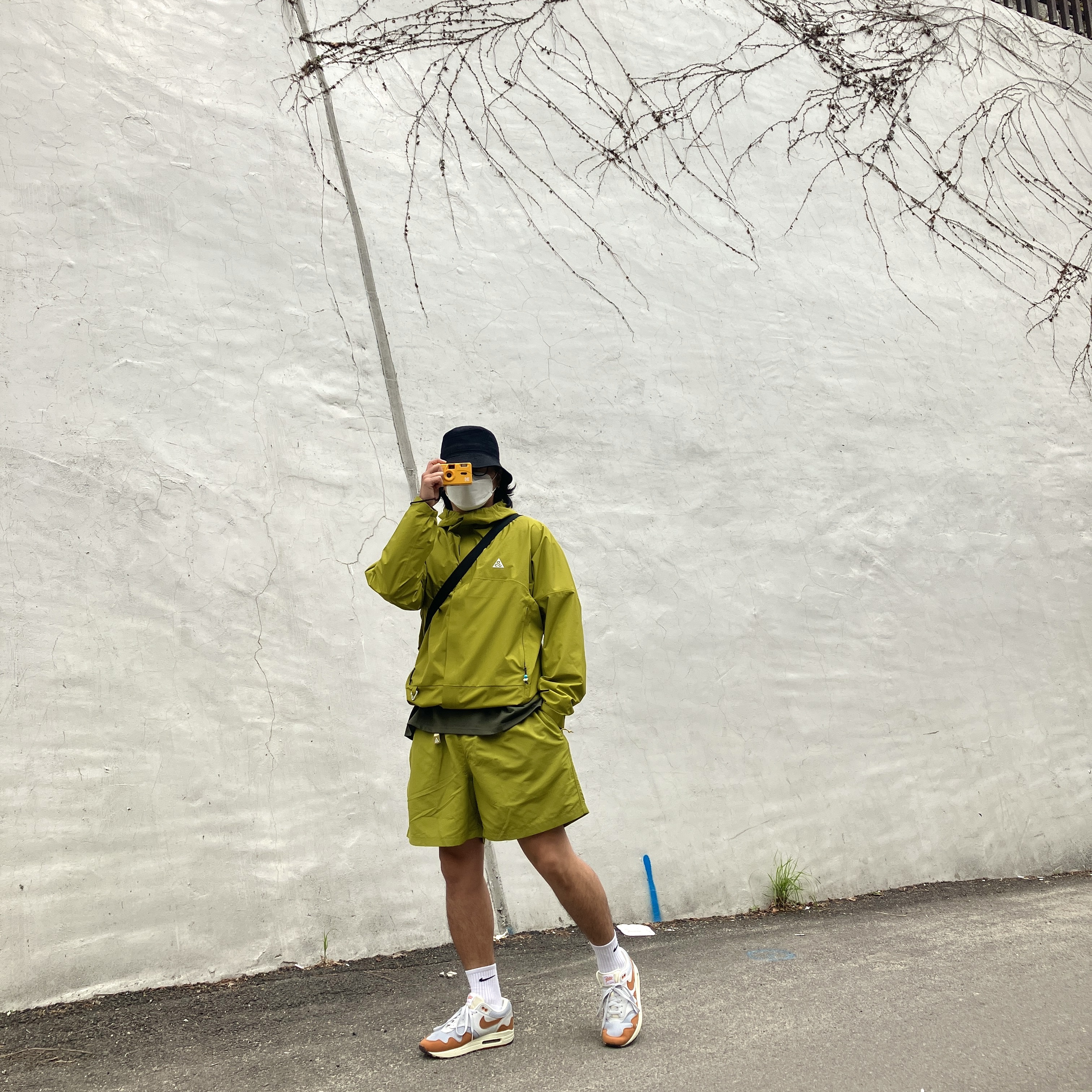 Nike ACG Storm-Fit ADV Cascade Rains Full Zip Jacket Moss - Asia, Nike NRG ACG Trail Shorts Moss - Asia 착용 스타일 - 3