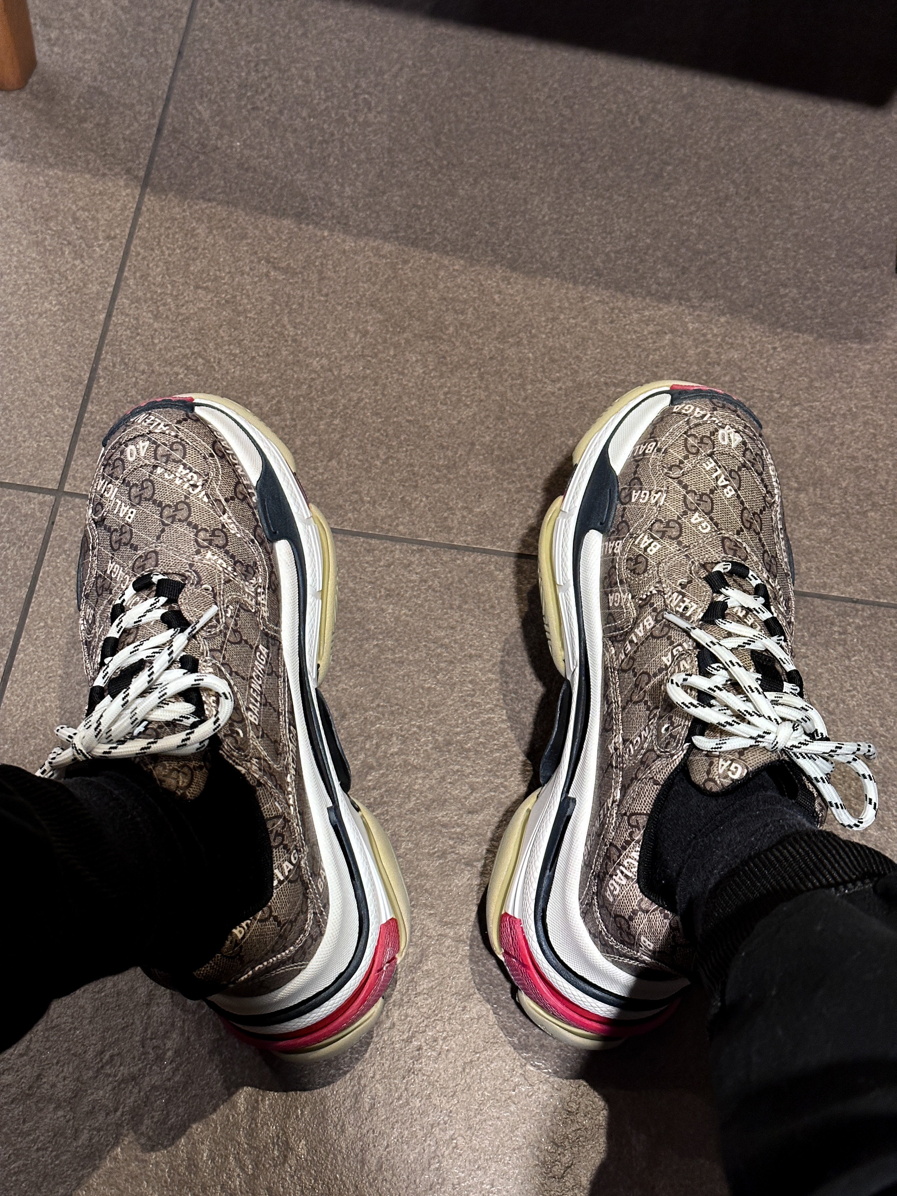 Balenciaga x Gucci The Hacker Project Triple S Sneakers Beige Ebony GG Supreme Black White Red 착용 스타일