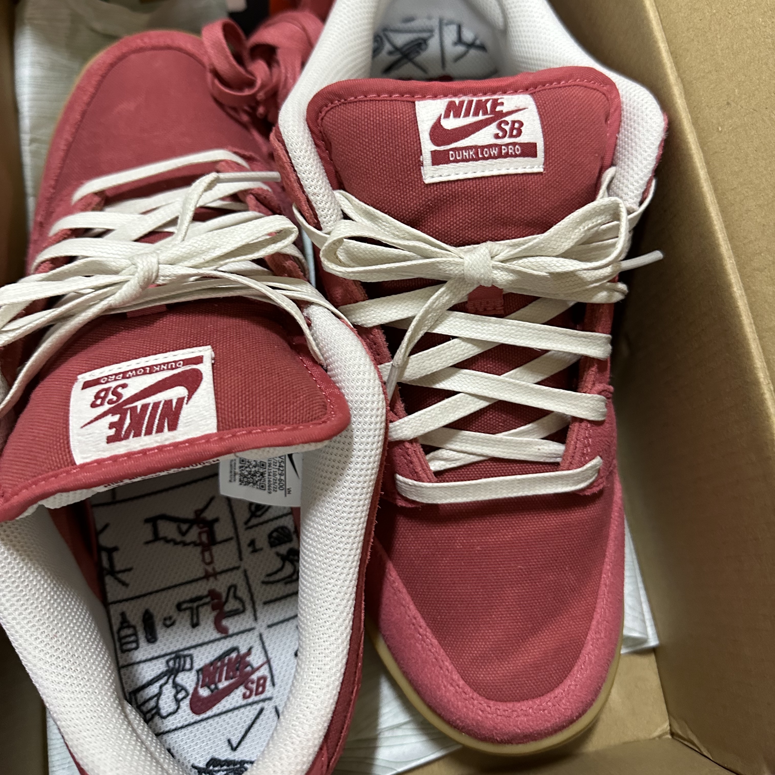 Nike SB Dunk Low Adobe 착용 스타일