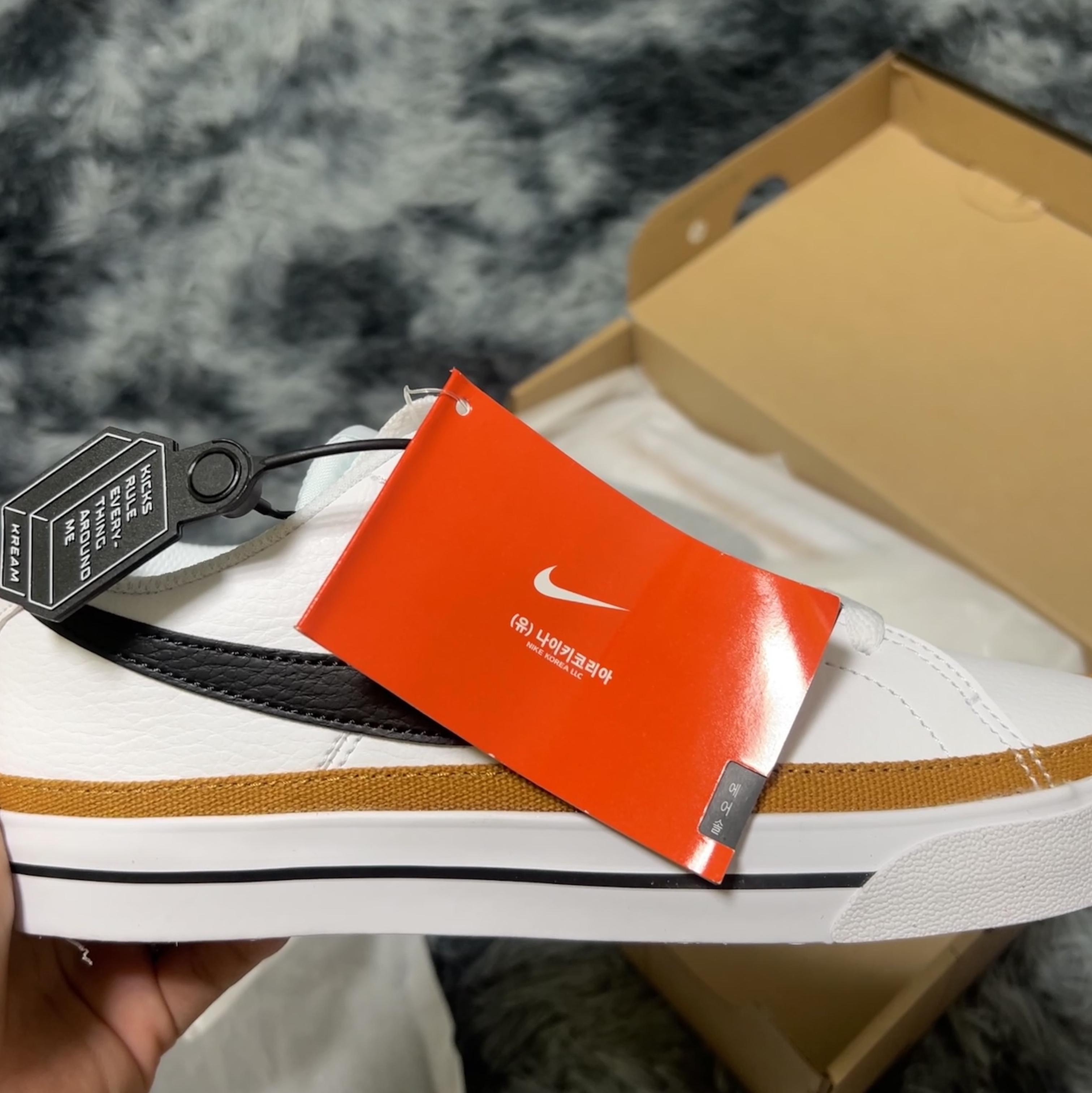 (W) Nike Court Legacy Next Nature White Desert Ochre 착용 스타일
