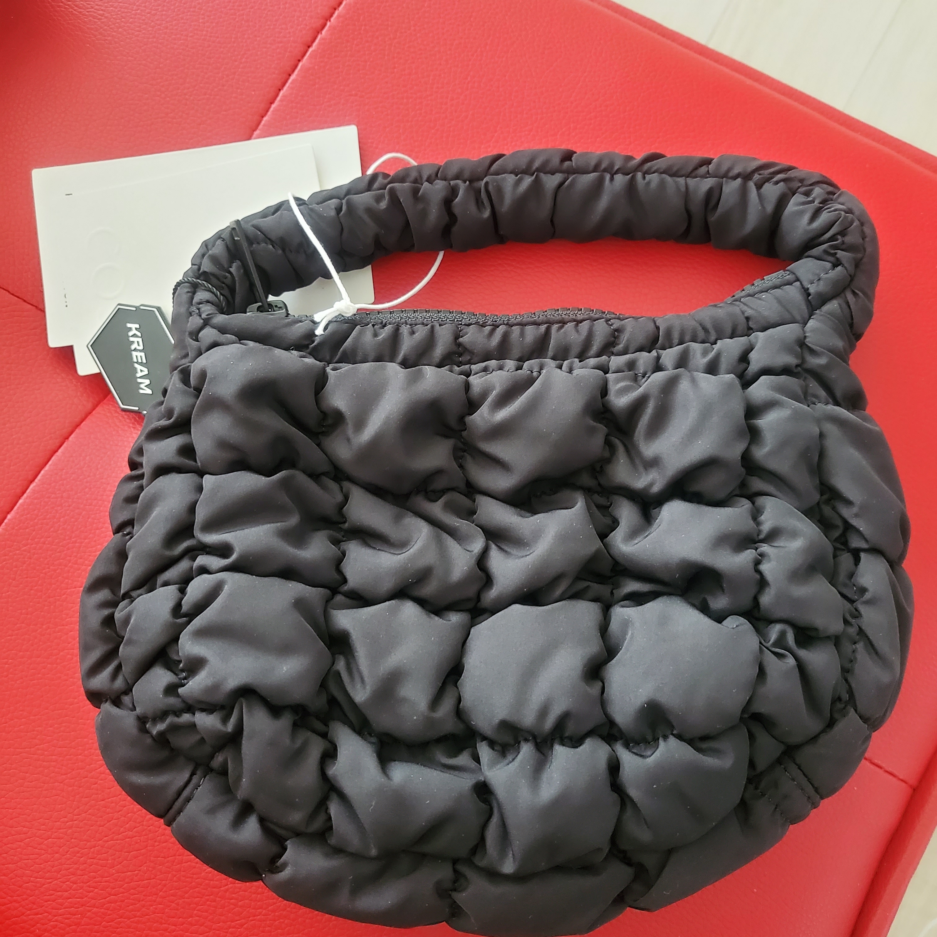 COS Quilted Micro Bag Black 착용 스타일