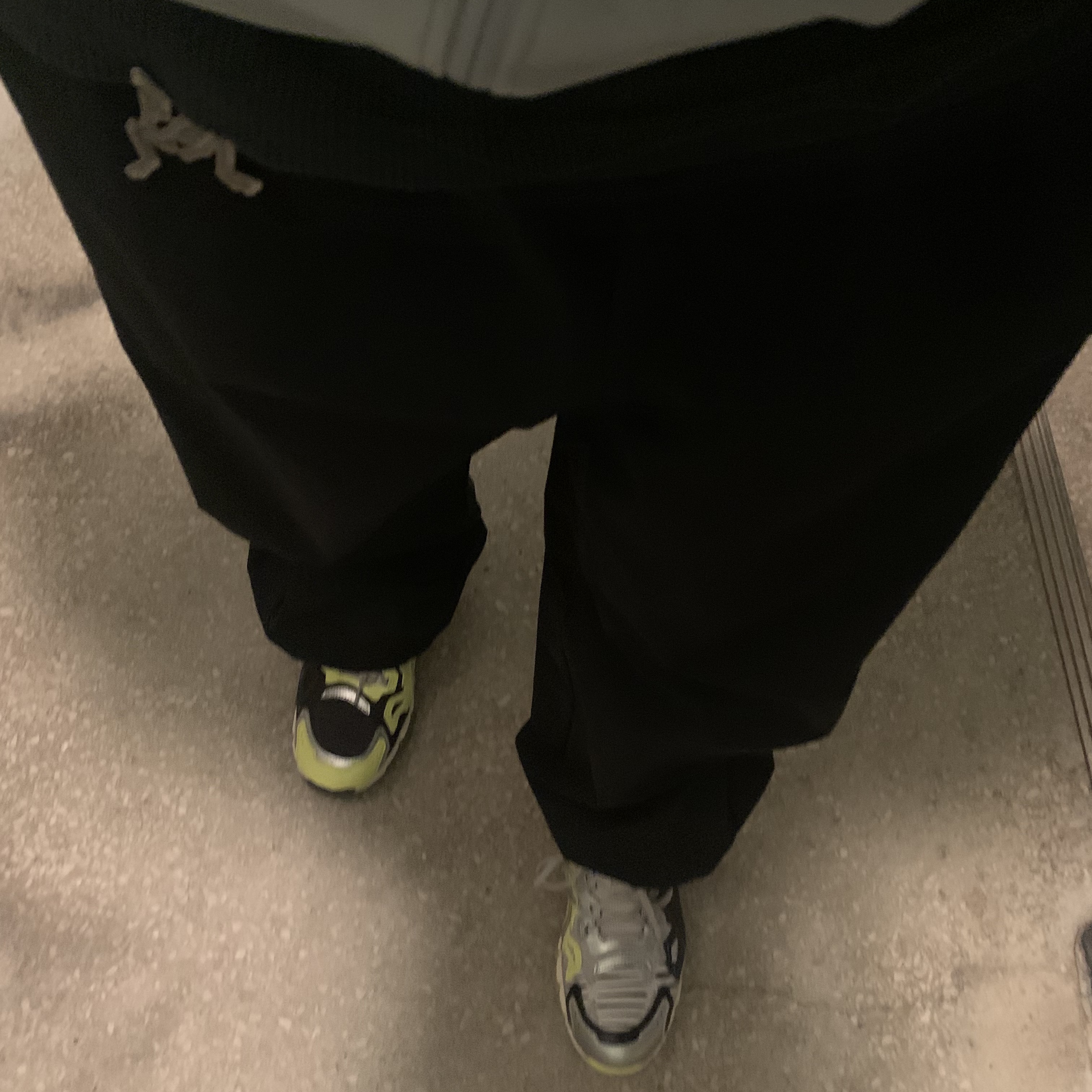 Asics x Andersson Bell HN2-S Protoblast Smoke Grey, Arc'teryx Gamma SL Hoody Pegasus 착용 스타일 - 4