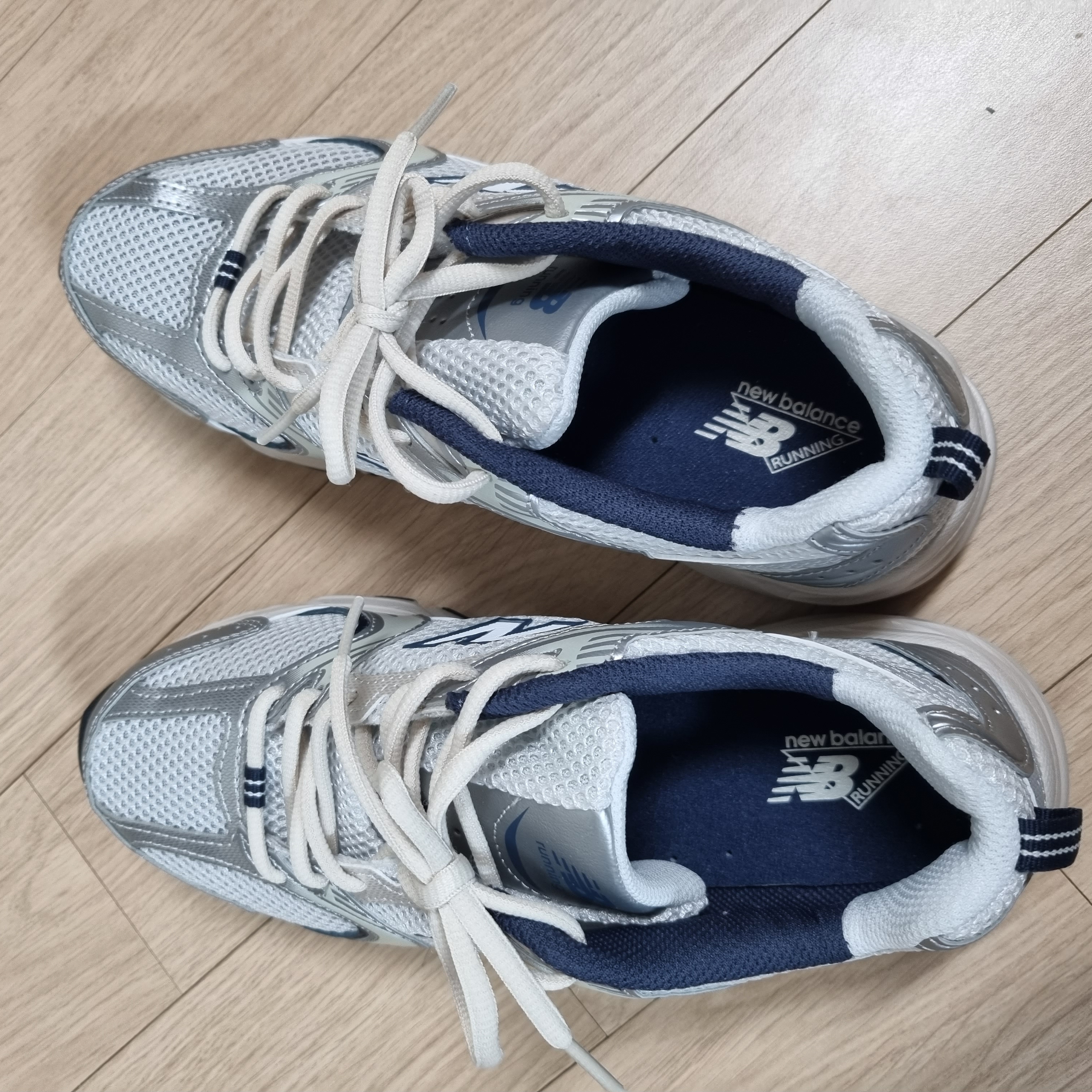 New Balance 530 Steel Grey 착용 스타일 - 3