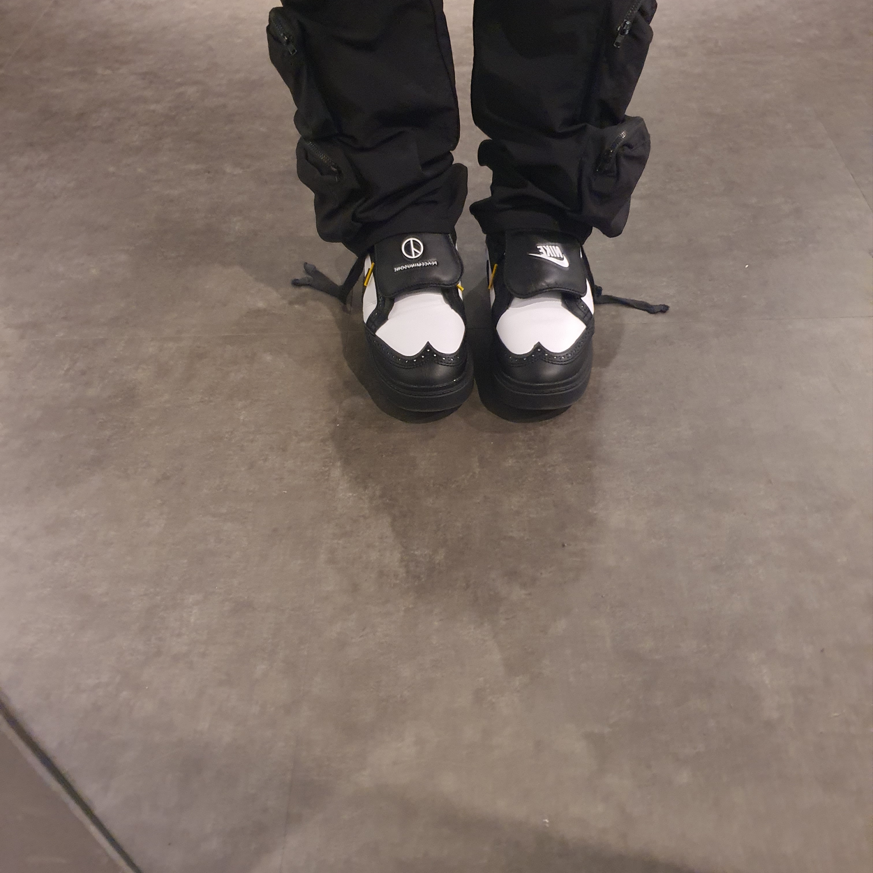 Nike x Peaceminusone Kwondo1 Black and White 착용 스타일 - 1