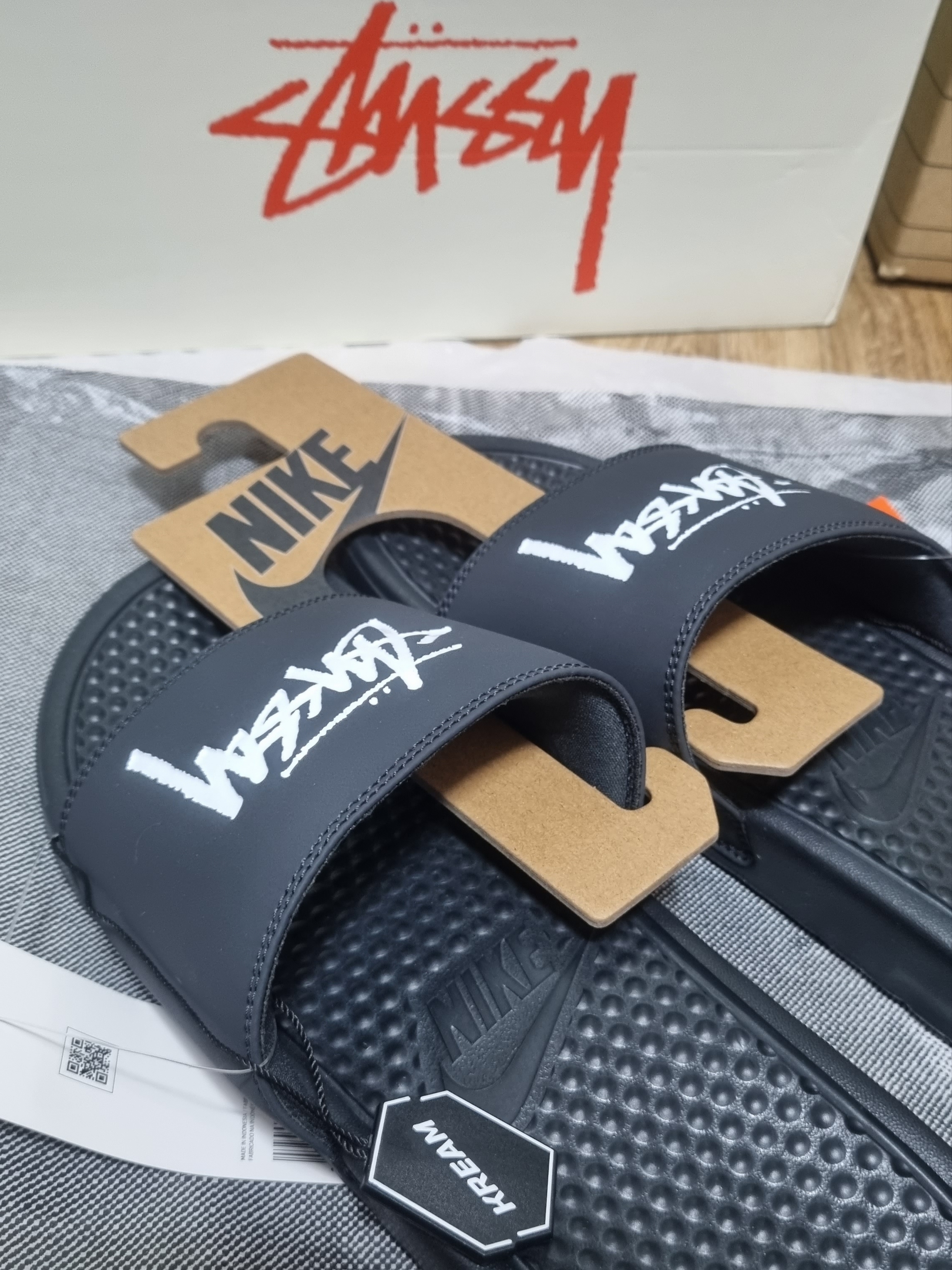 Nike x Stussy Benassi Slide Off Noir 착용 스타일