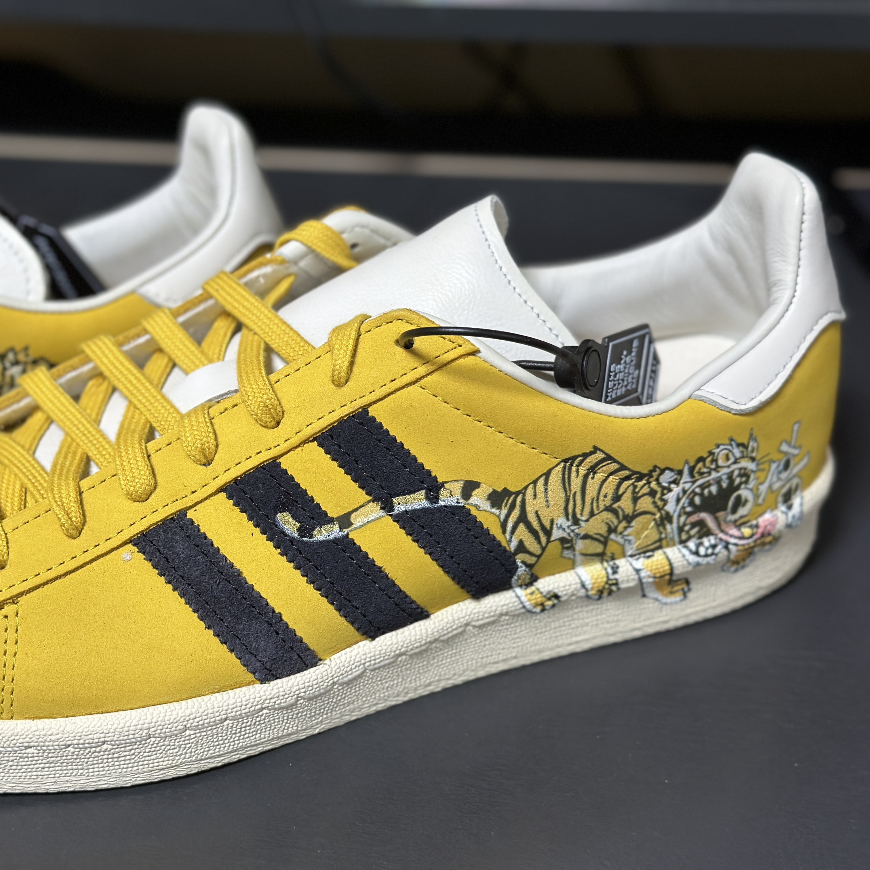 Adidas x Kasina x Kim Jung Gi Campus Hazy Yellow 착용 스타일 - 2