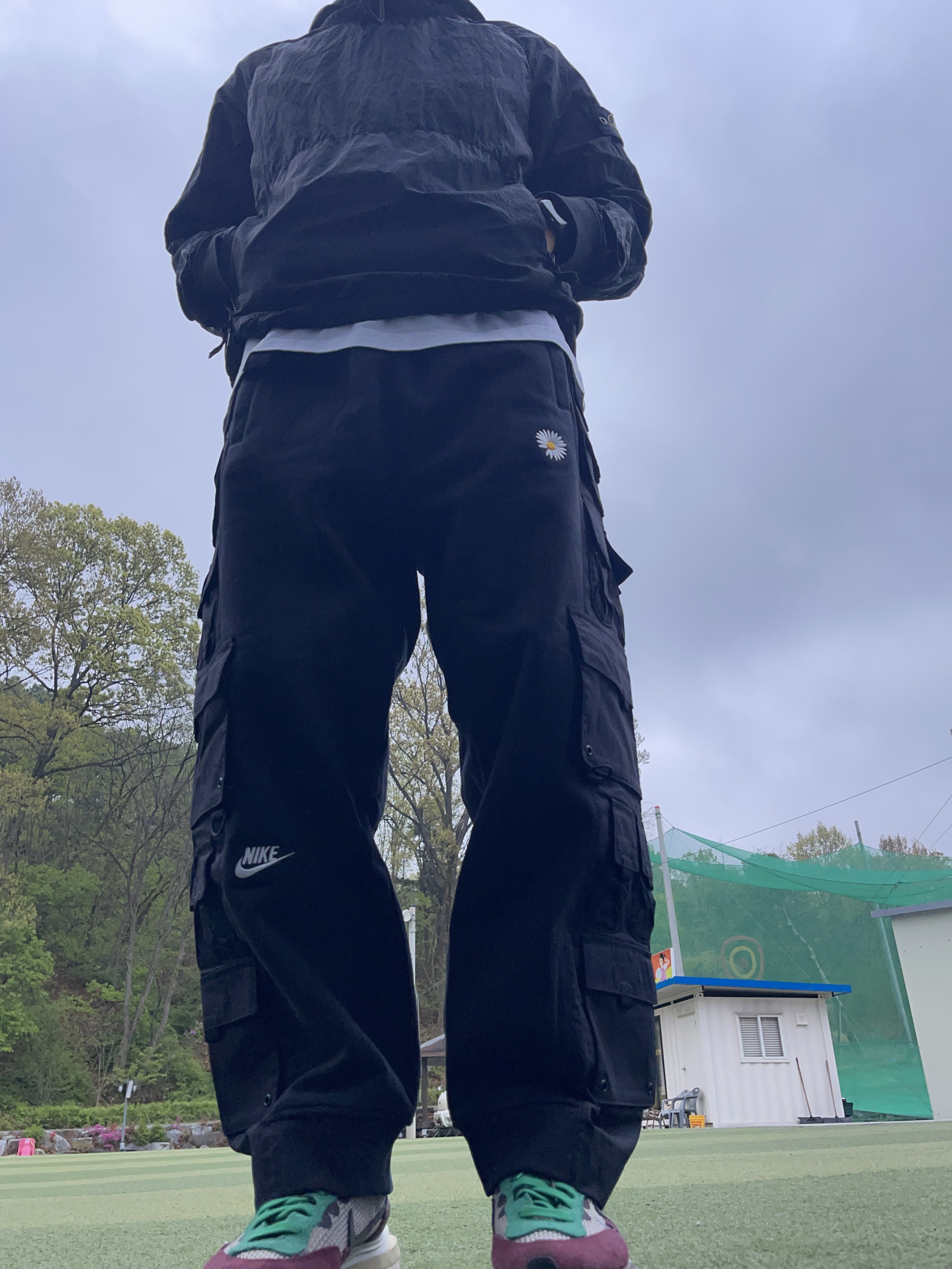 Nike x Peaceminusone Wide Pants Black (DR0096-010), Nike x Sacai VaporWaffle String & Black Villain Red 착용 스타일 - 2