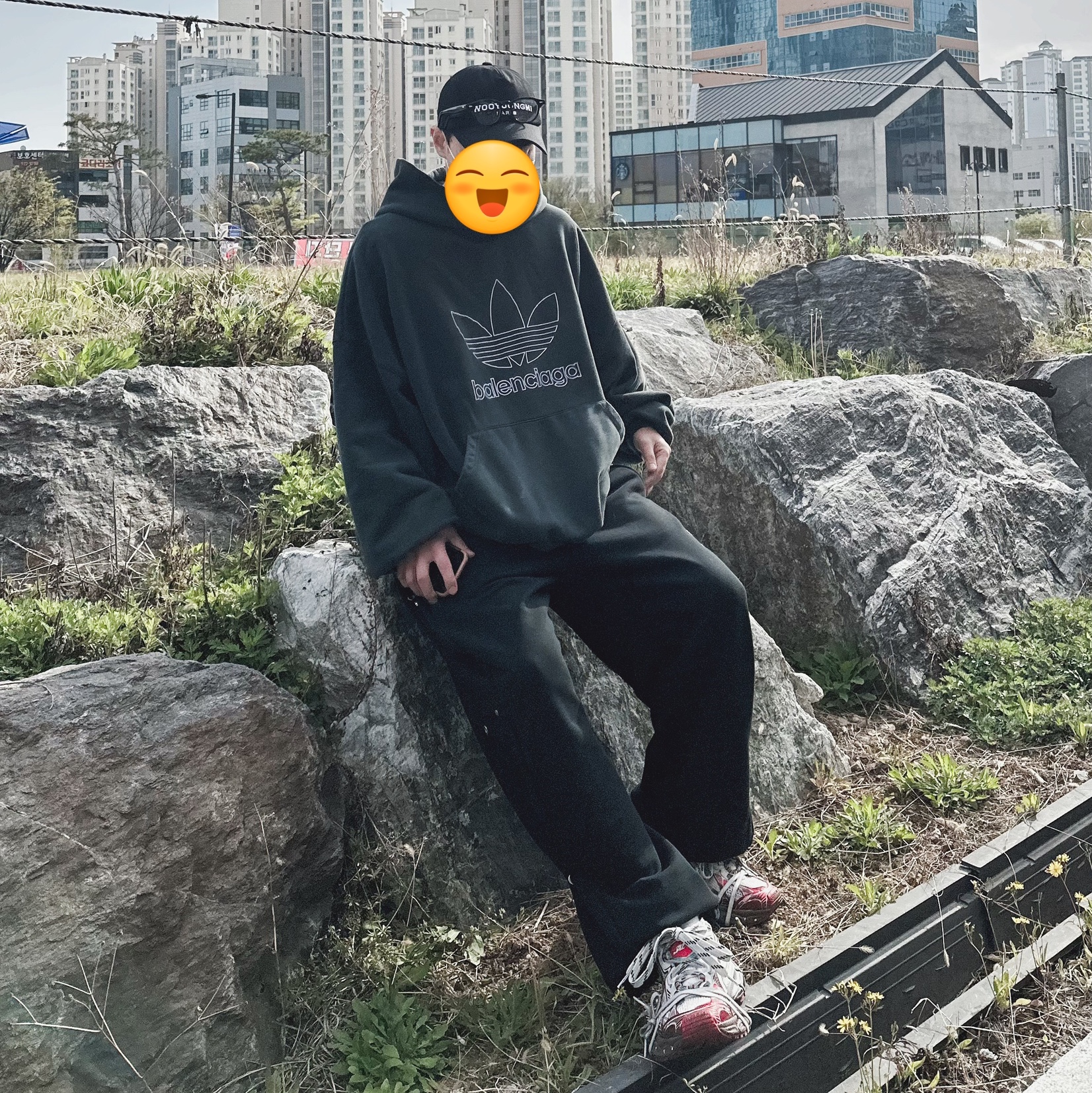 Balenciaga x Adidas Heavyweight Fleece Oversized Hoodie Green, Balenciaga 3XL Sneakers White Red 착용 스타일 - 2