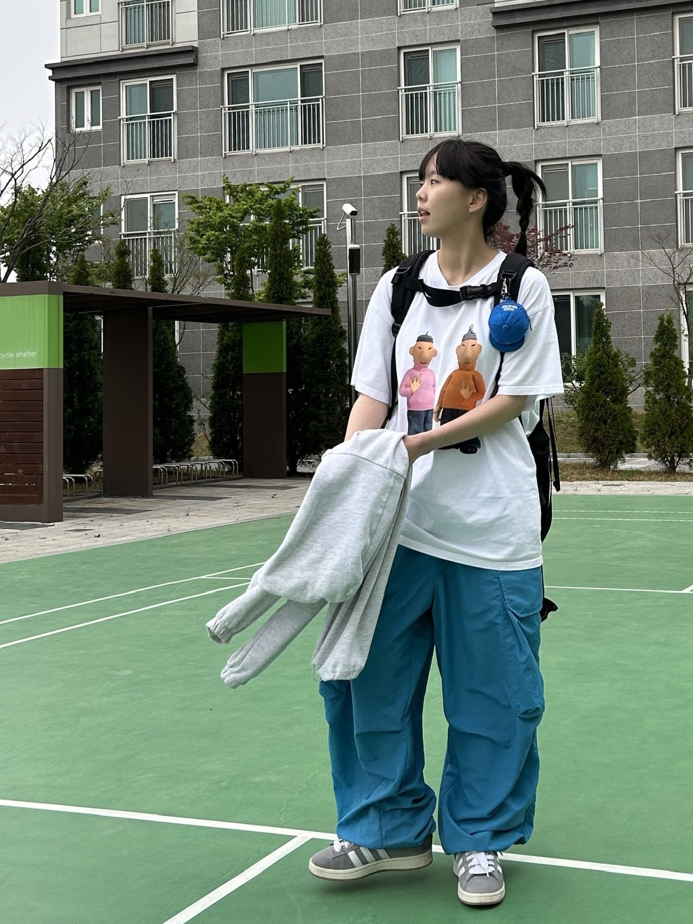 Adidas Campus 00s Grey Cloud White, Gregory Day and Half Backpack Black Ballistic 착용 스타일 - 1