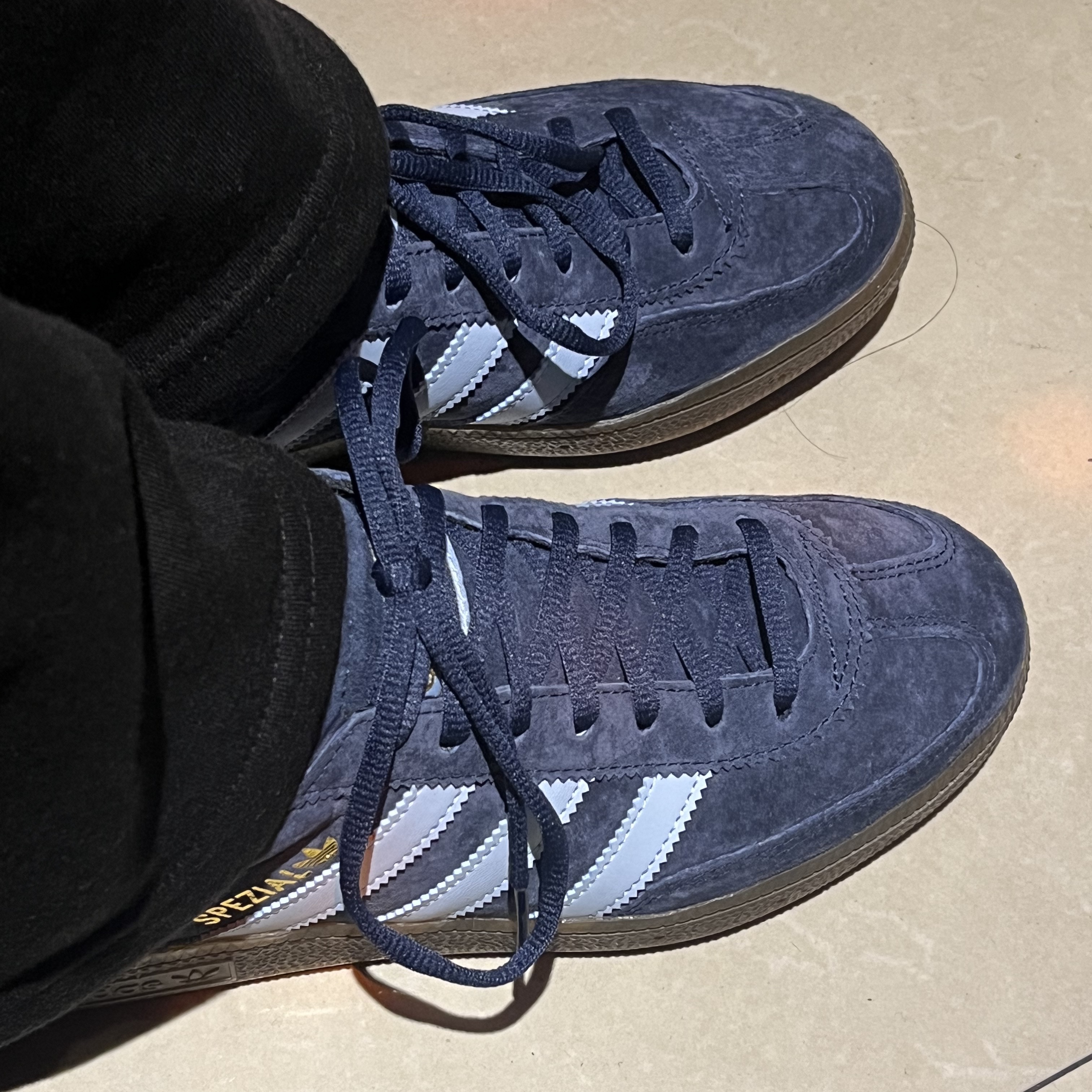 Adidas Spezial Handball Collegiate Navy 착용 스타일 - 2