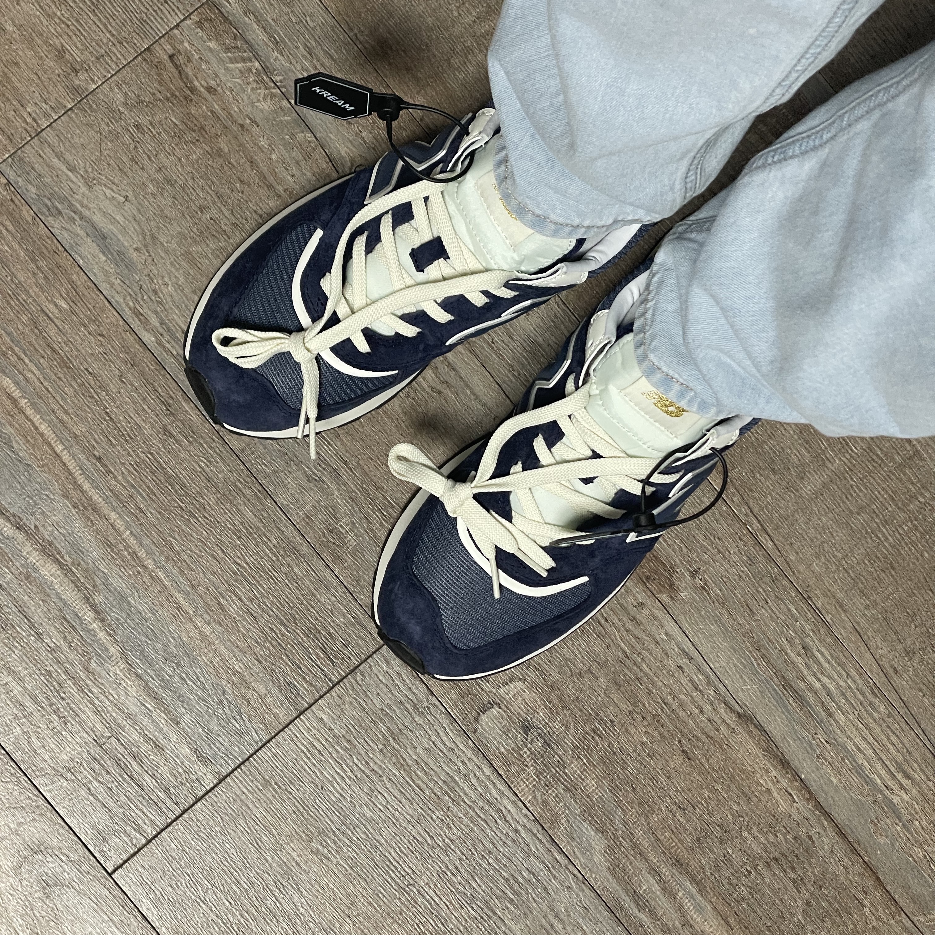 New Balance 574 Legacy Navy 착용 스타일 - 2