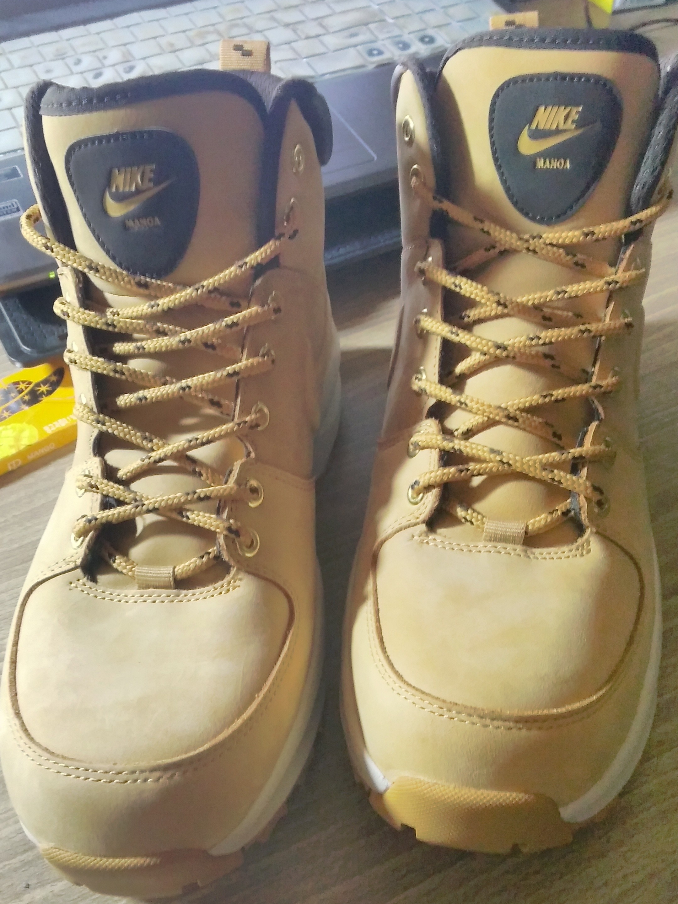 Nike Manoa Leather Haystack 착용 스타일