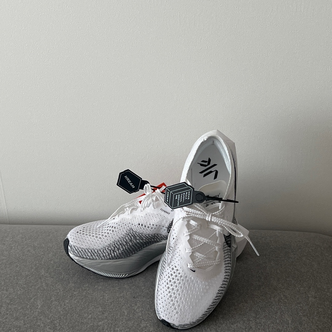 (W) Nike ZoomX Vaporfly Next% 3 White Particle Grey 착용 스타일 - 1