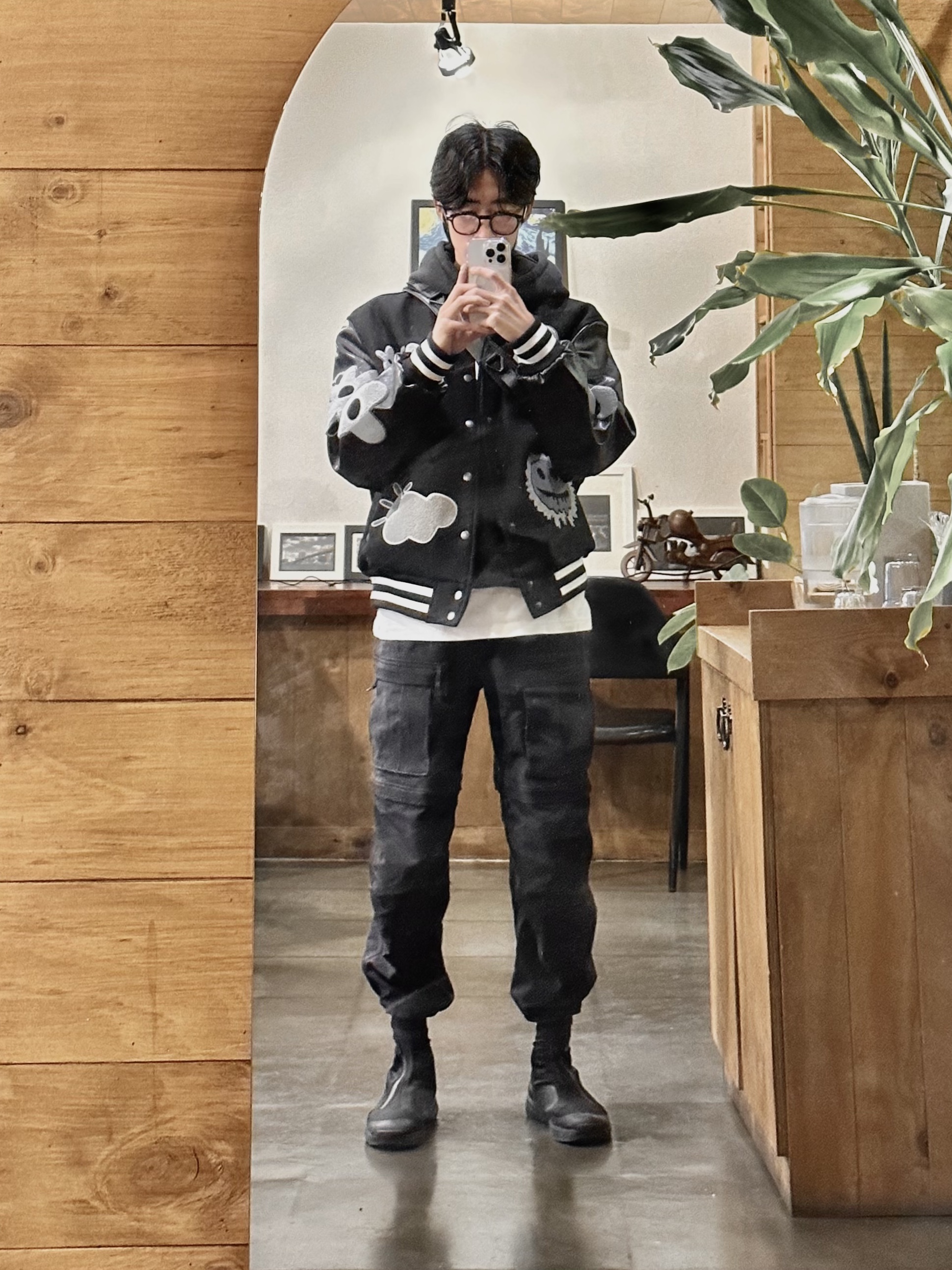 Nike ACG Smith Summit Cargo Pants Black Summit White - Asia, Salomon x Comme des Garcons XA-Alpine 2 Black 착용 스타일 - 1