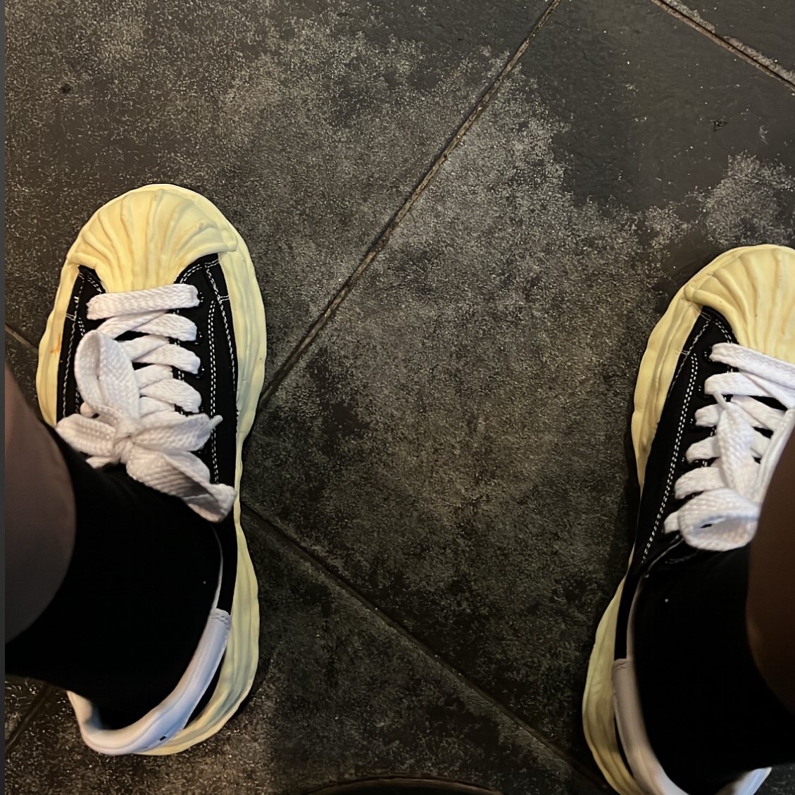 Maison Mihara Yasuhiro Blakey VL OG Sole Canvas Low-top Sneakers Black 착용 스타일