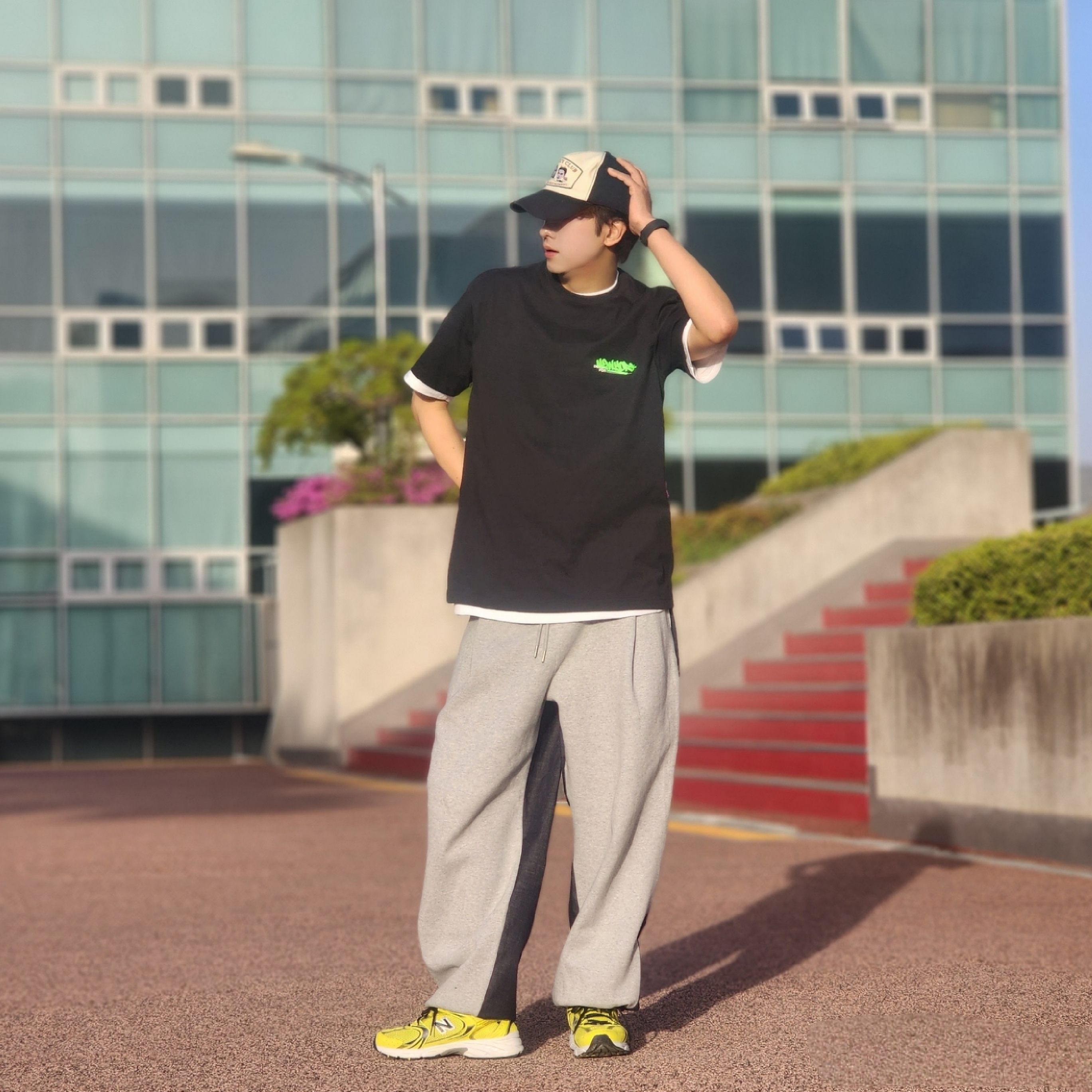 New Balance 530 Yellow 착용 스타일 - 3