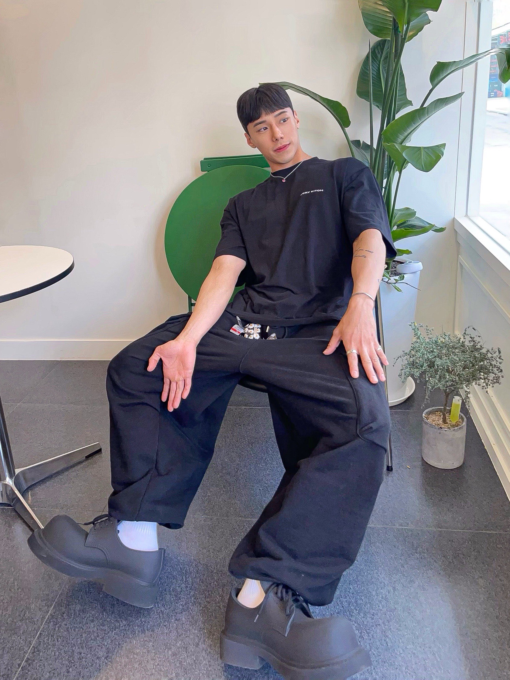 Balenciaga Steroid Derby Black 착용 스타일 - 1
