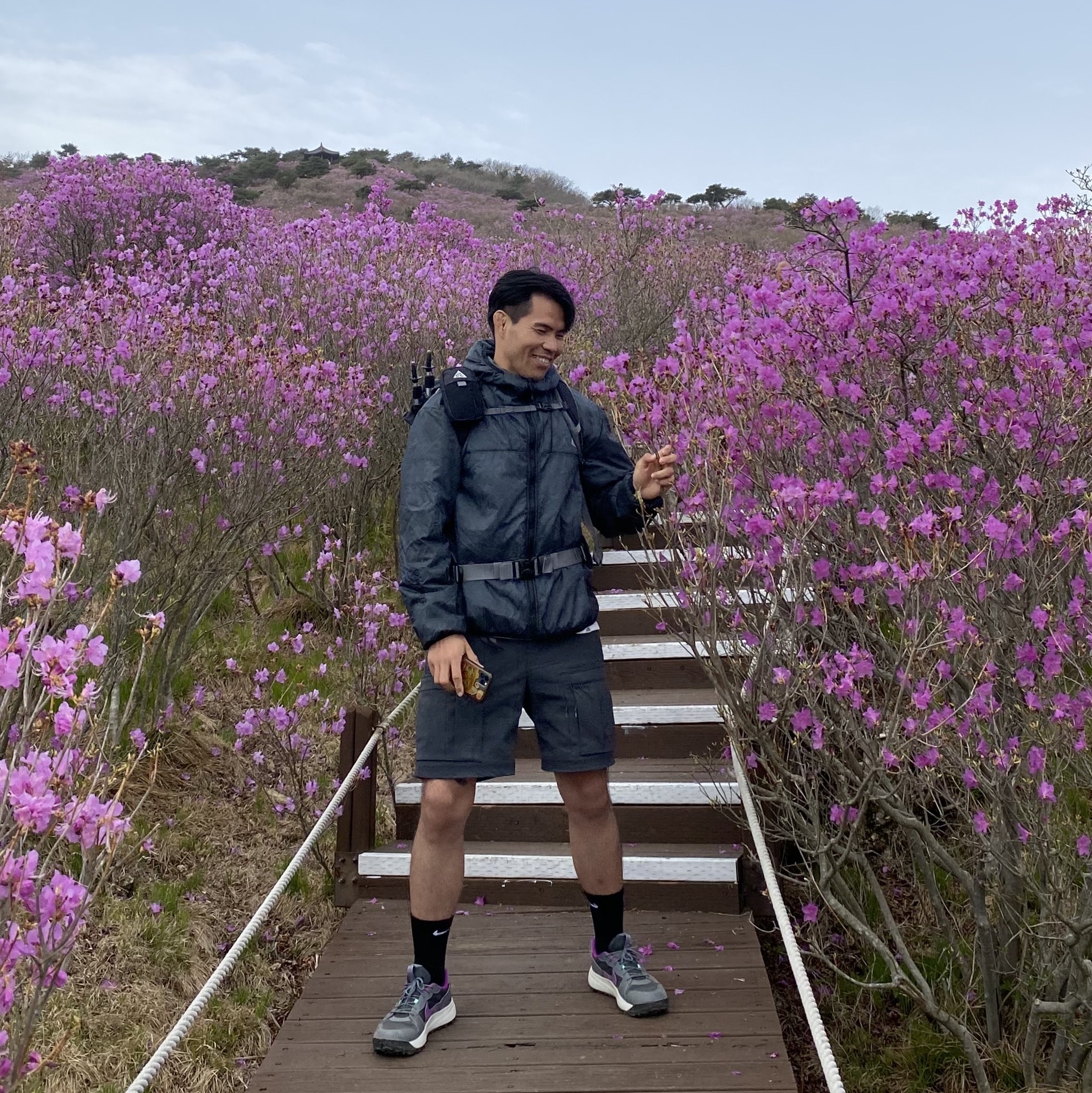 Nike ACG Lowcate Smoke Grey Vivid Purple, Nike ACG Smith Summit Cargo Pants Dark Smoke Grey - US/EU 착용 스타일 - 1