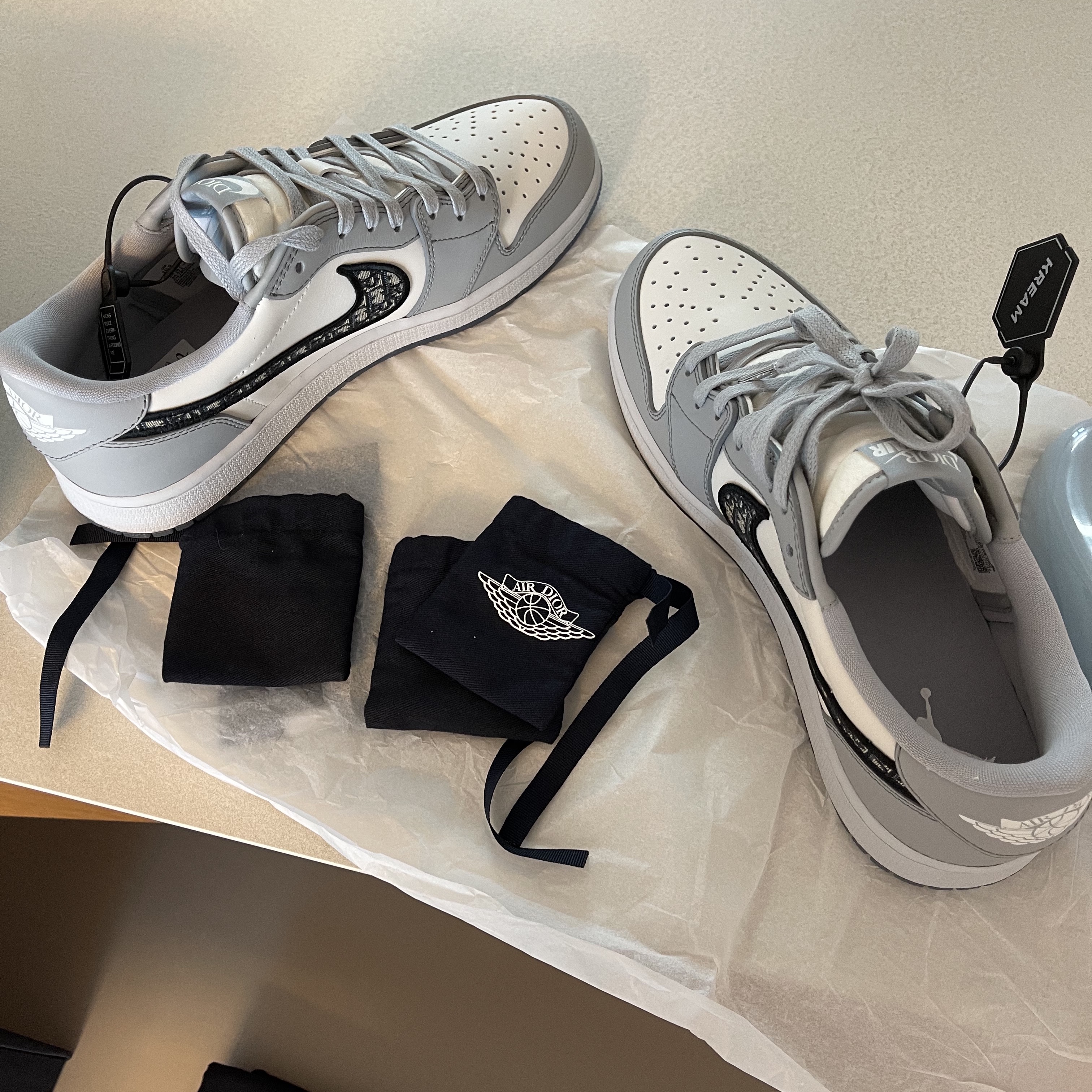 Jordan 1 x Dior Low OG 착용 스타일