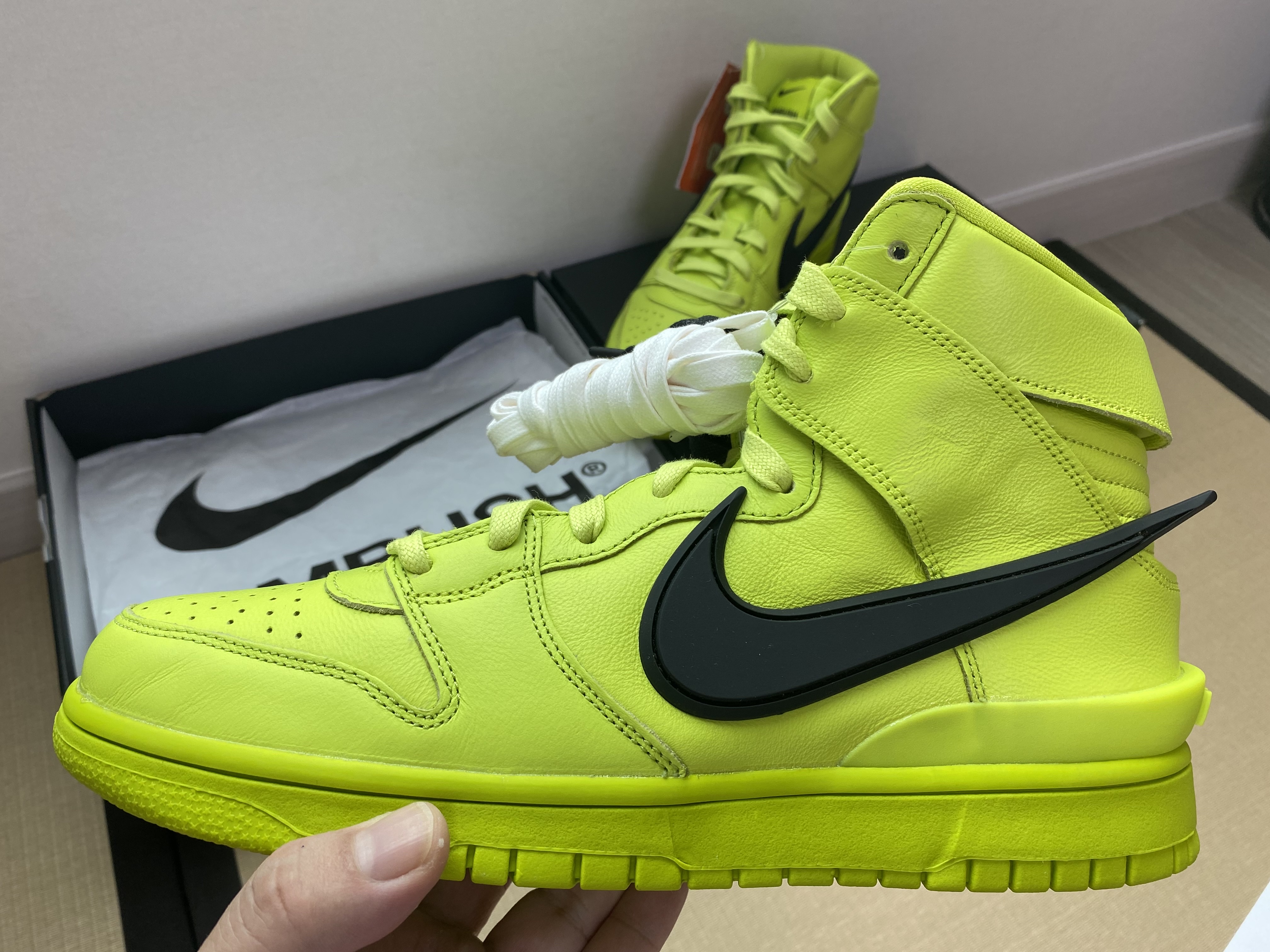 Nike x Ambush Dunk High Flash Lime 착용 스타일