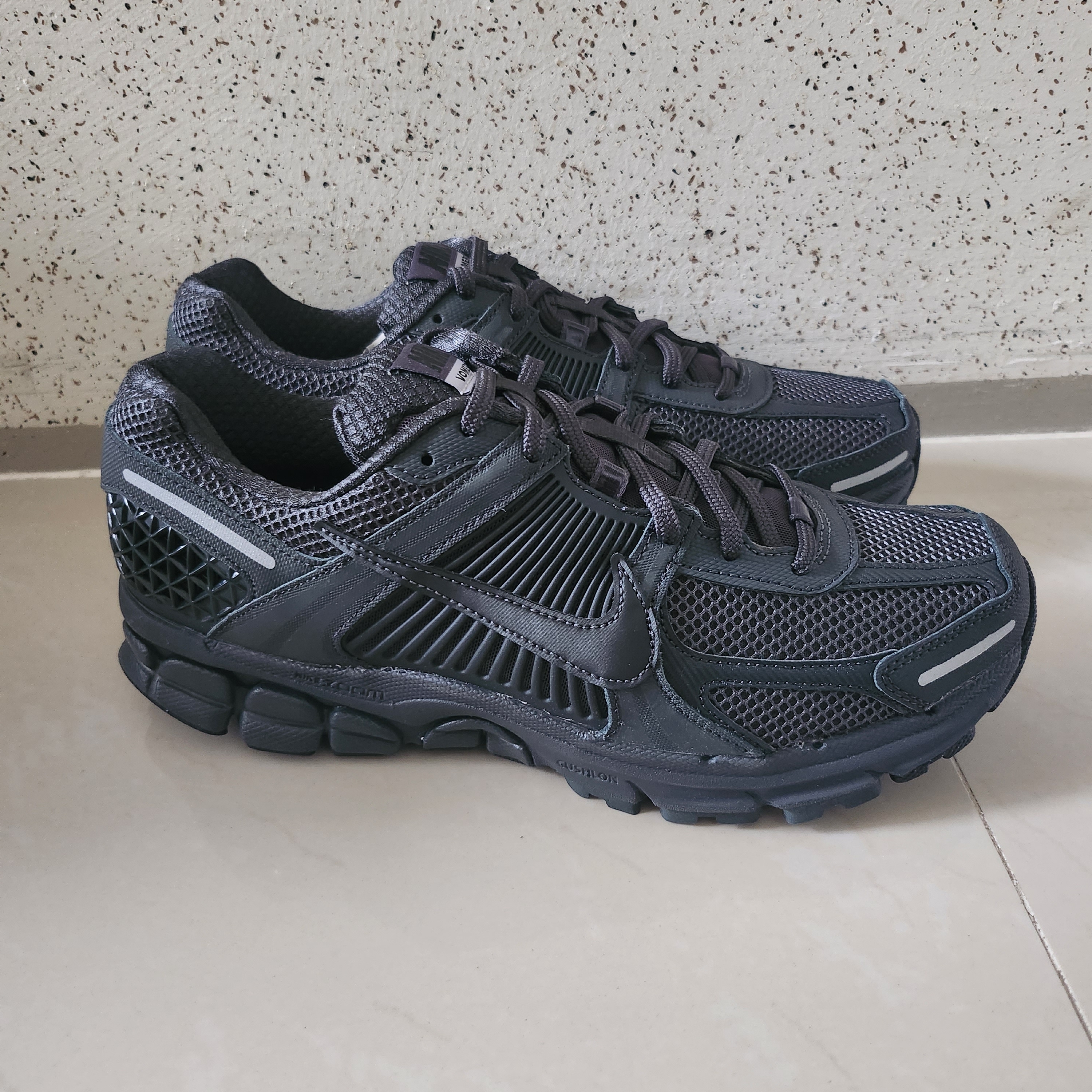 Nike Zoom Vomero 5 SP Anthracite 2023 착용 스타일 - 2