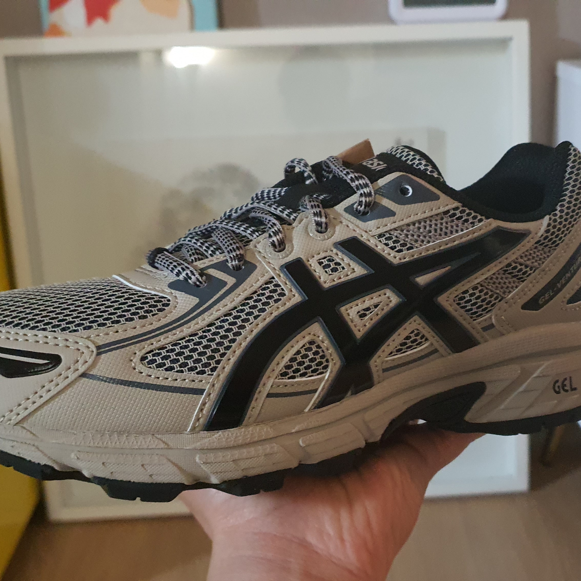 Asics Gel-Venture 6 Feather Grey Black 착용 스타일