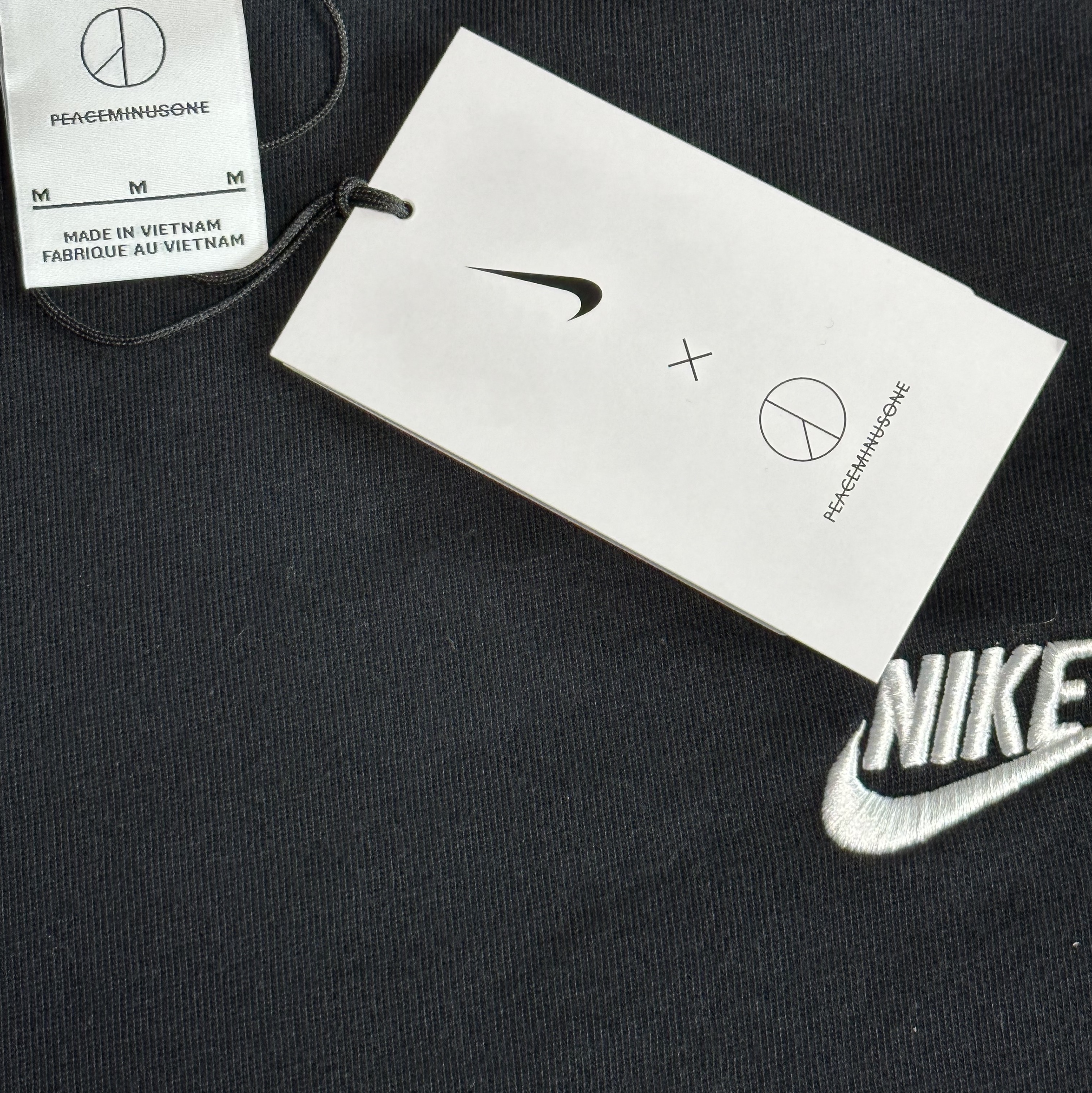 Nike x Peaceminusone LS T-Shirt Black (DR0098-010) 착용 스타일