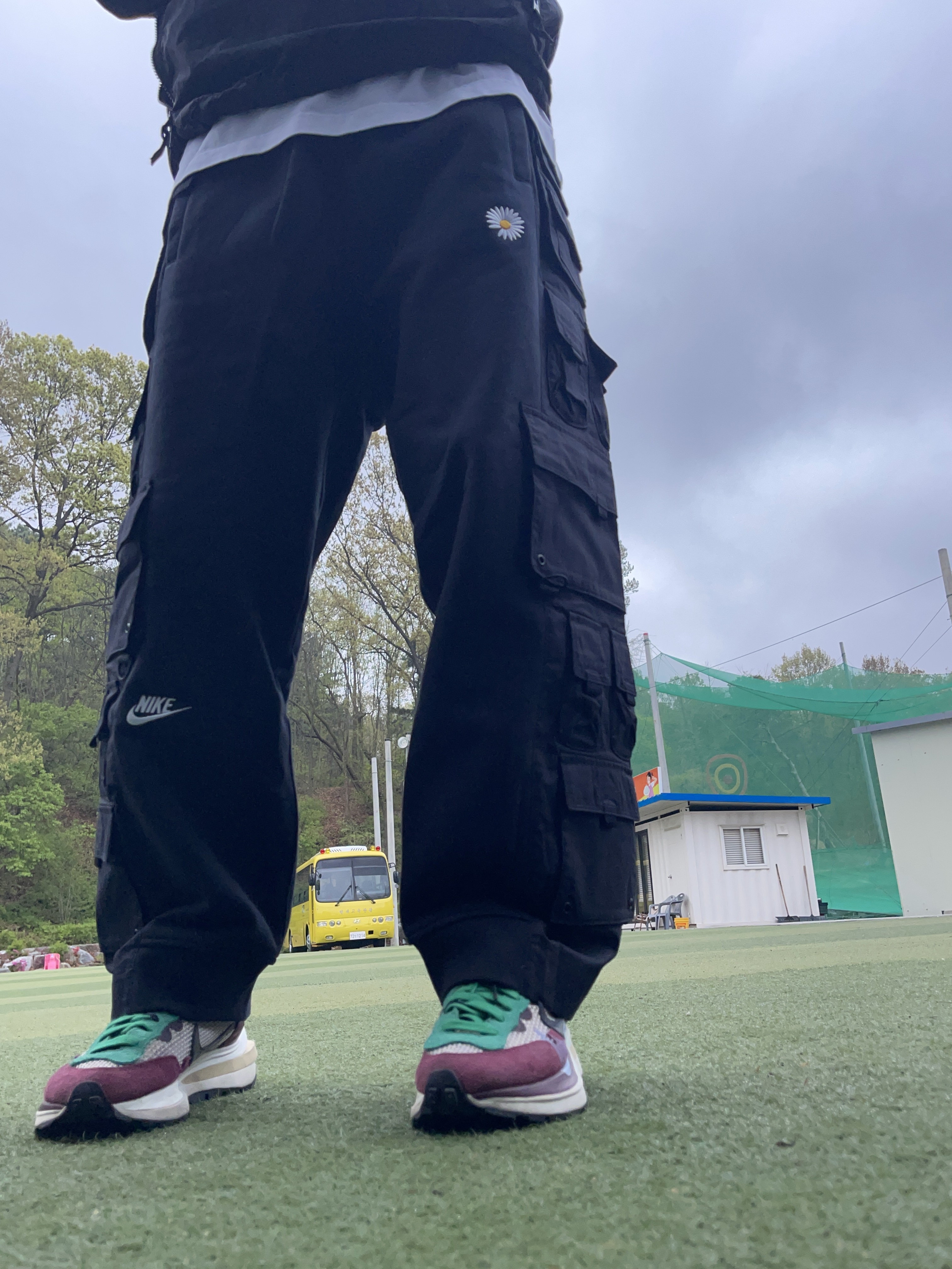 Nike x Peaceminusone Wide Pants Black (DR0096-010), Nike x Sacai VaporWaffle String & Black Villain Red 착용 스타일 - 1