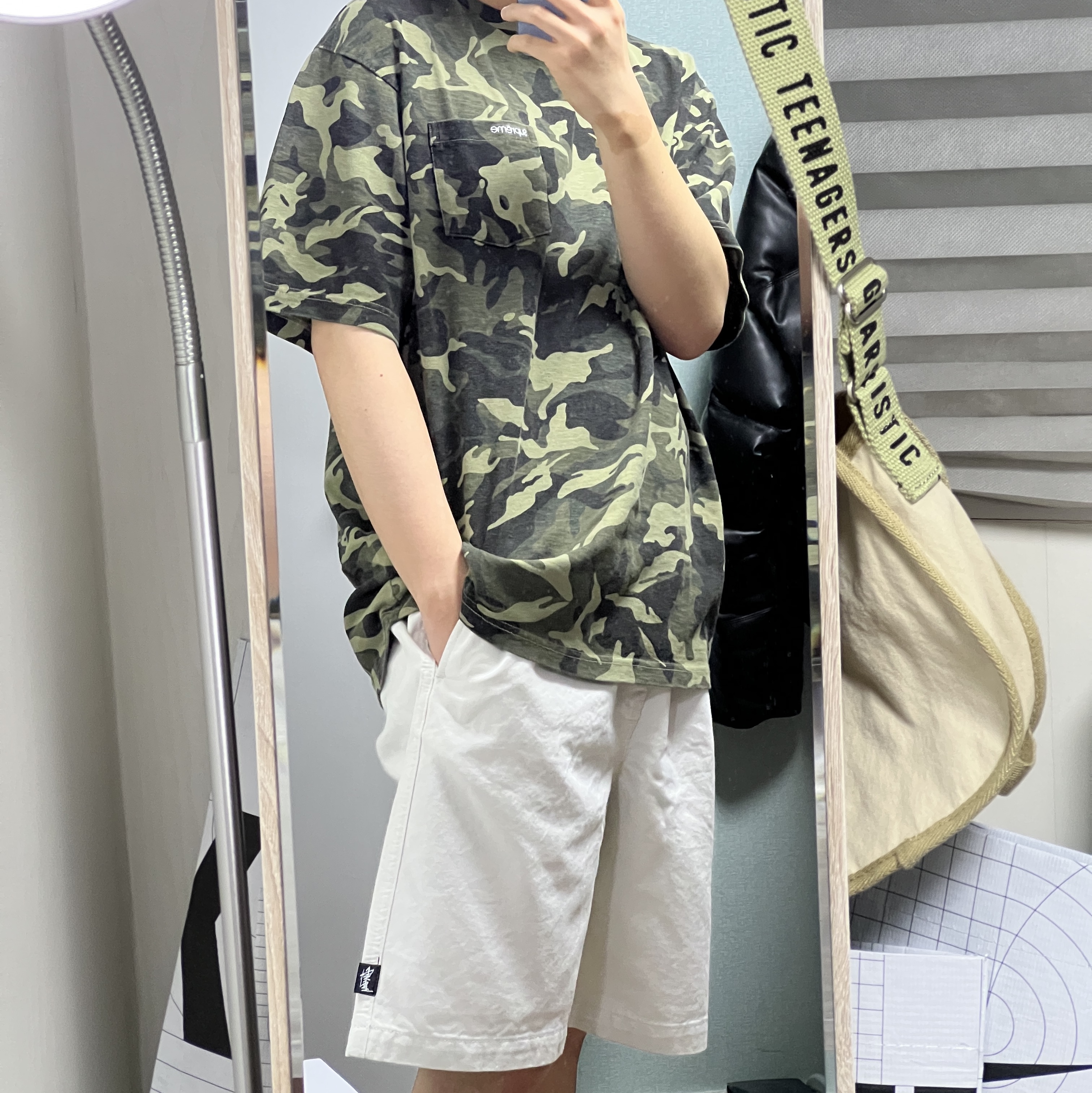 Supreme S/S Pocket T-Shirt Olive Camo - 23SS, Stussy Brushed Beach Shorts Bone 착용 스타일