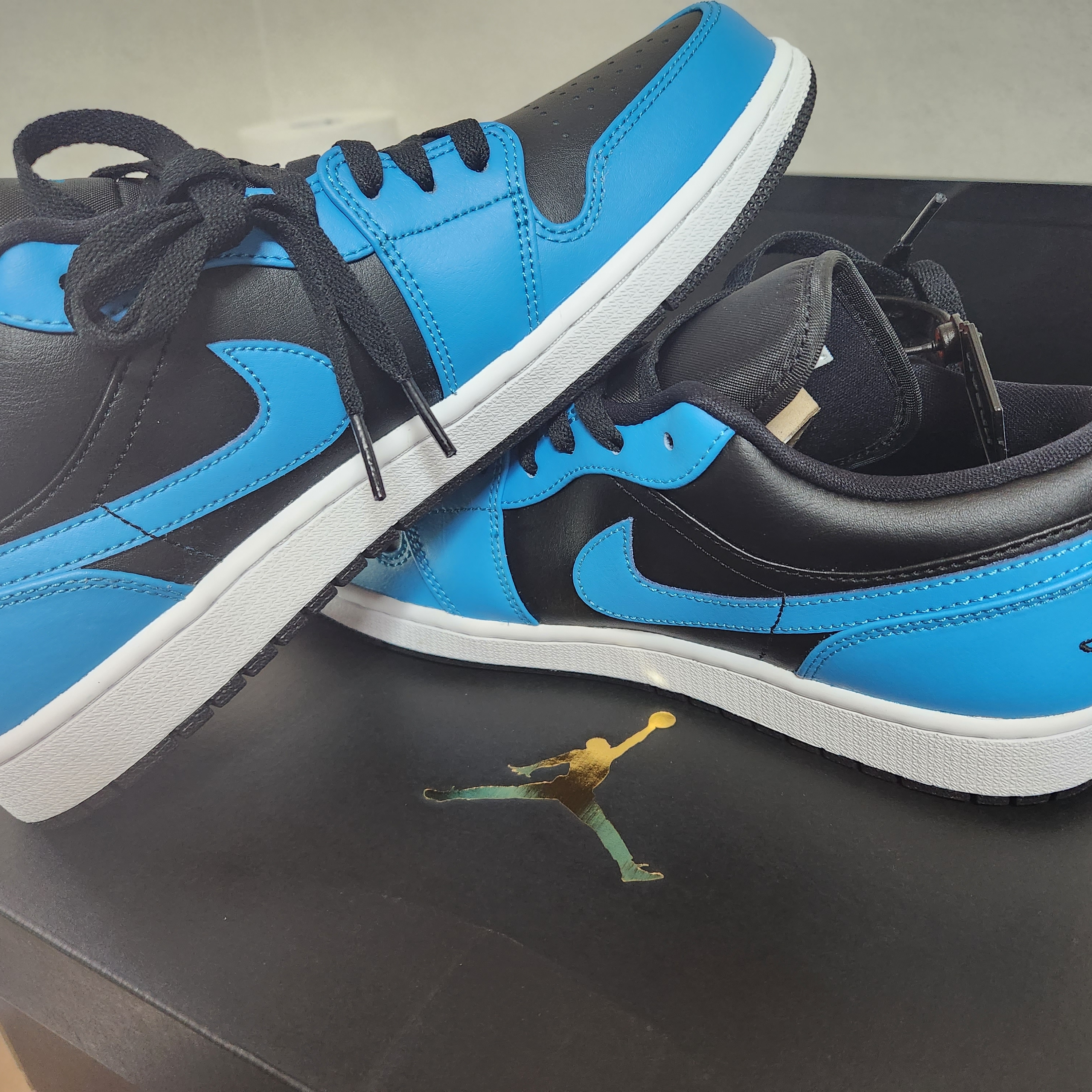 Jordan 1 Low Laser Blue 착용 스타일 - 3