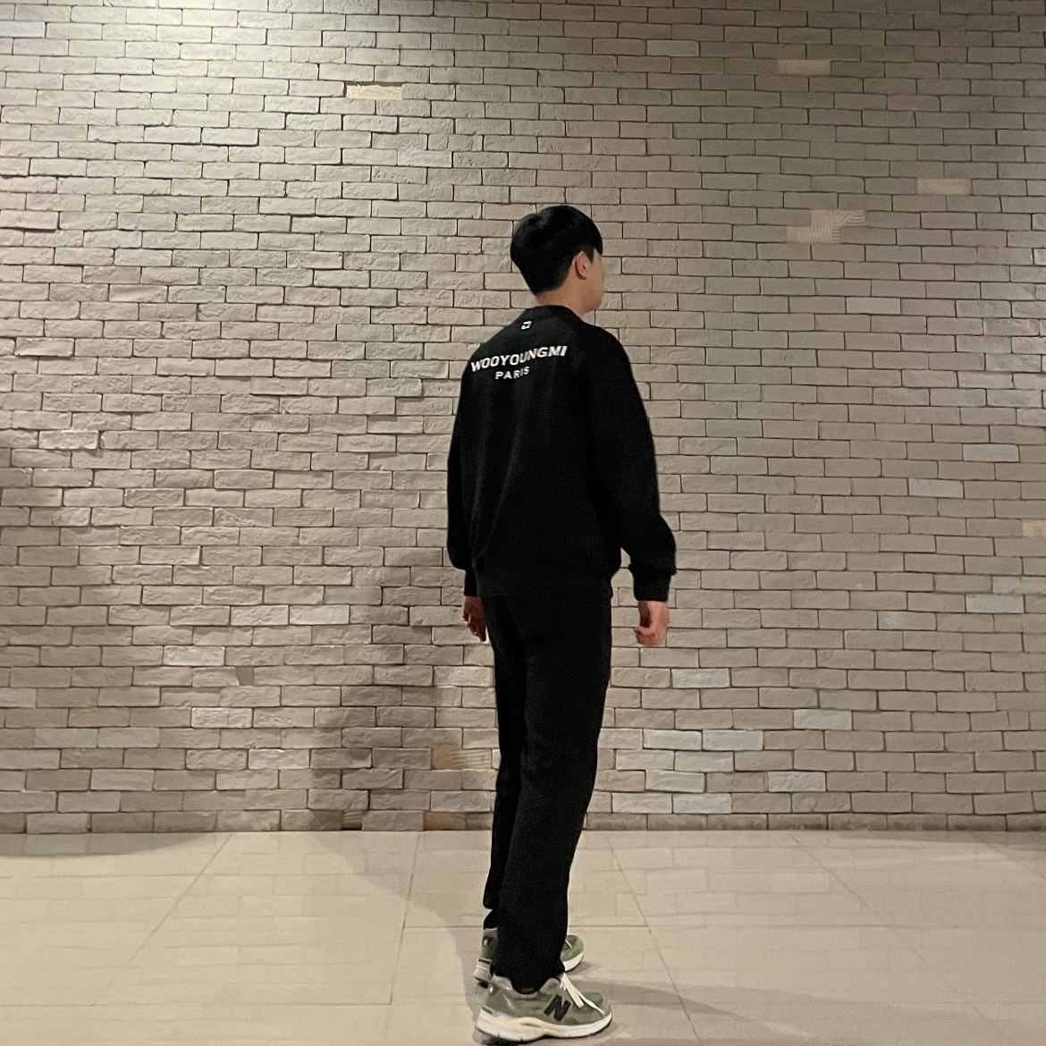 Wooyoungmi Cotton Back Logo Sweatshirt Black - 23SS, New Balance x JJJJound 990v3 Olive 착용 스타일
