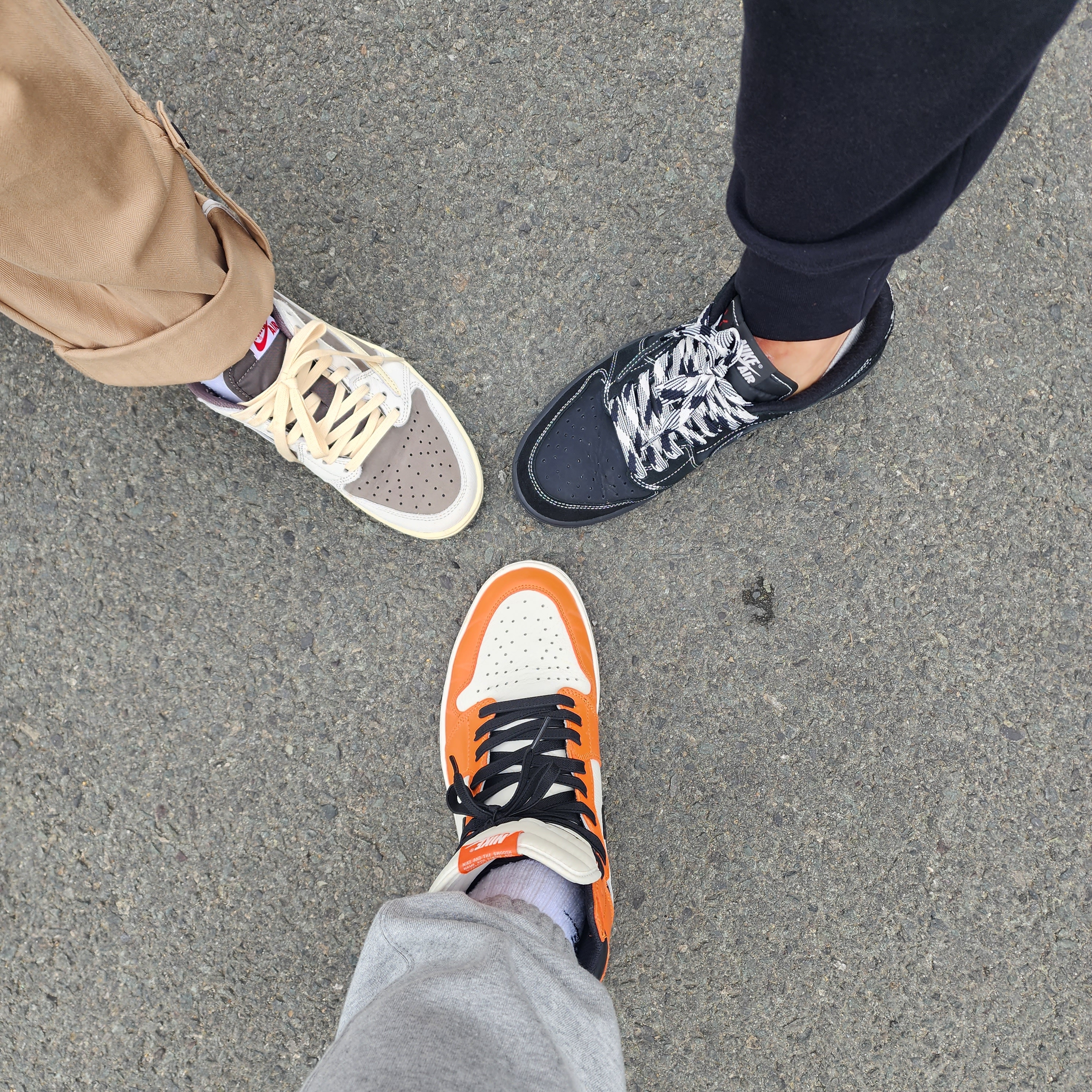 Jordan 1 x Travis Scott Retro Low OG SP Sail and Ridgerock, Jordan 1 x Travis Scott Retro Low OG SP Black Phantom 착용 스타일