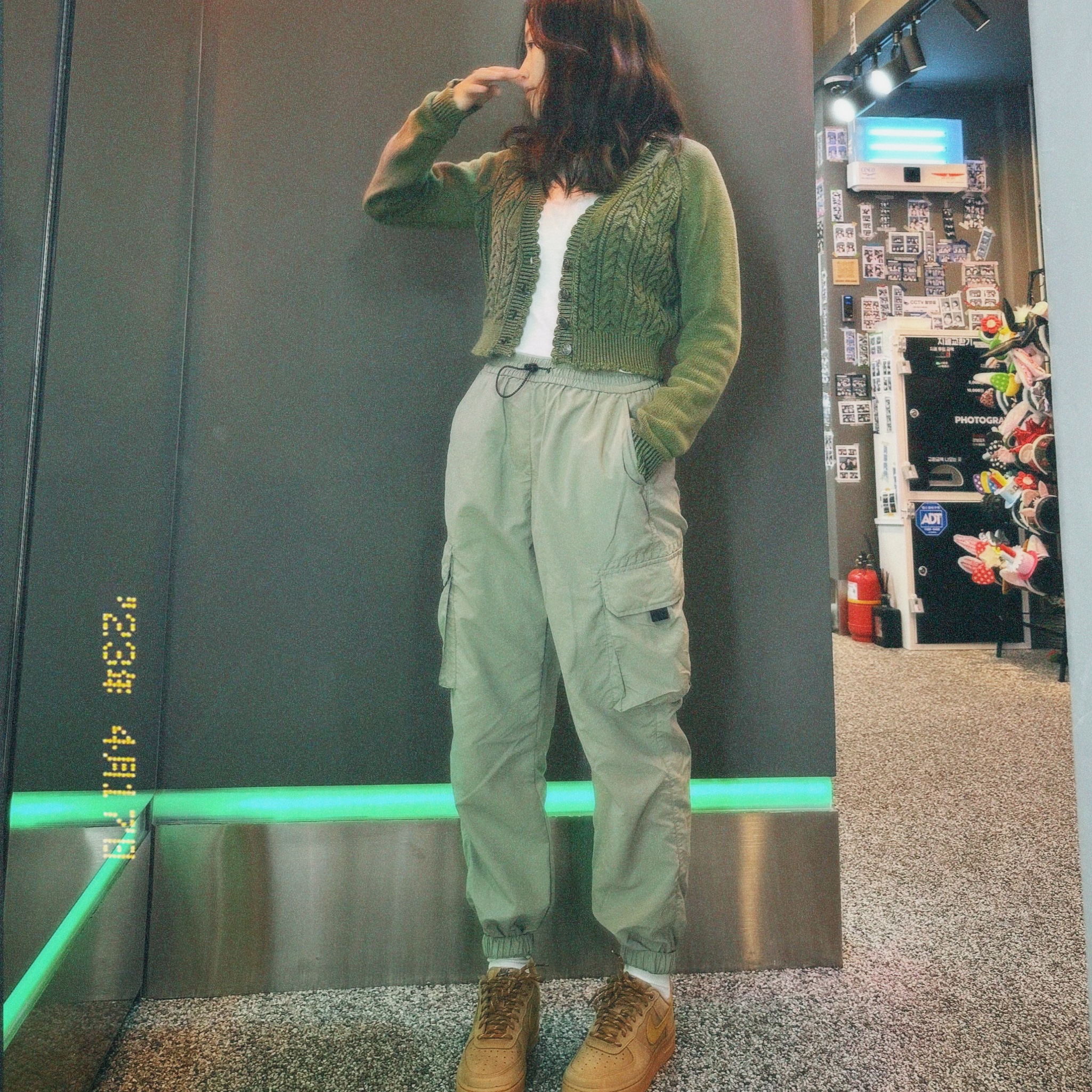 Nike Air Force 1 '07 WB Flax 착용 스타일