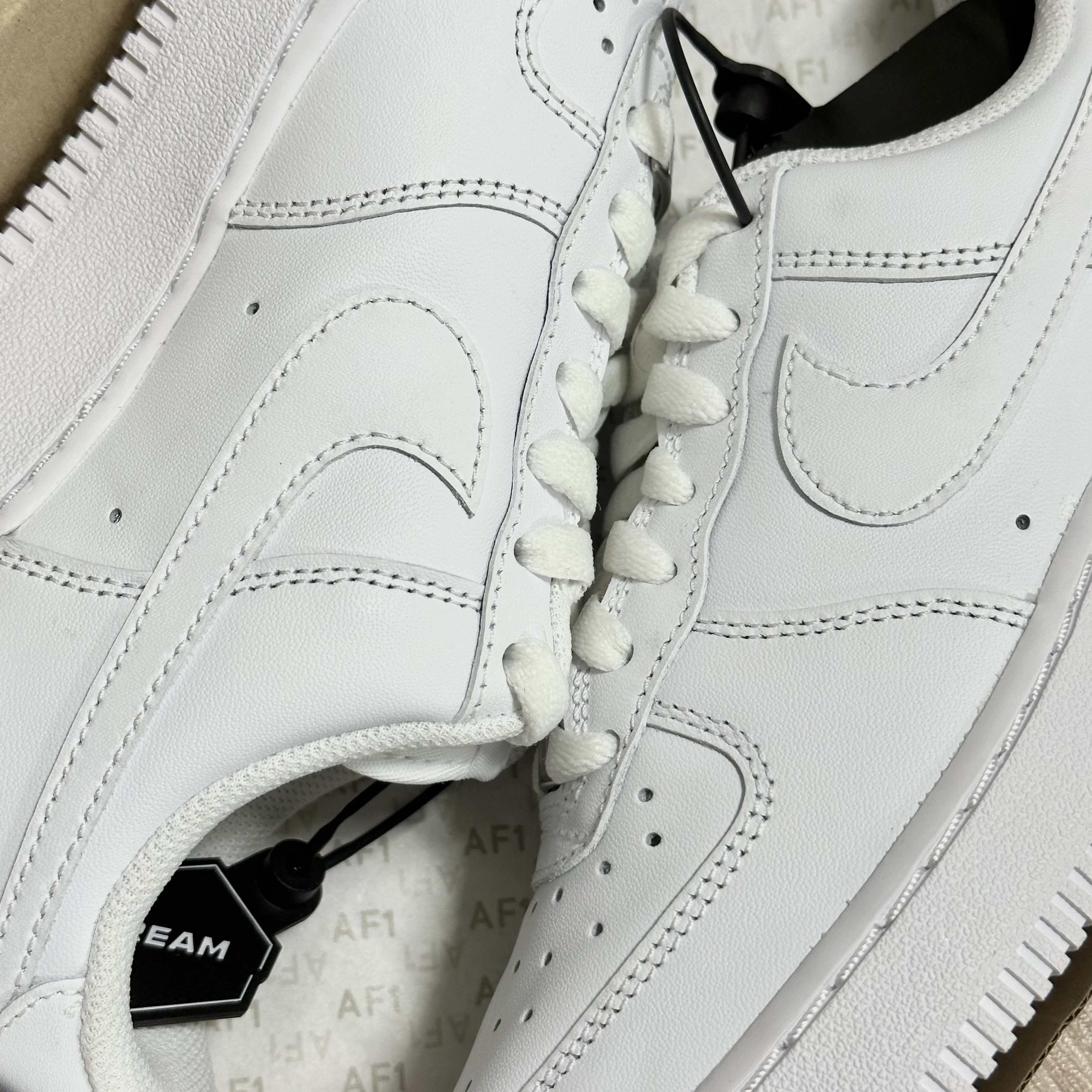 Nike Air Force 1 '07 Low White 착용 스타일