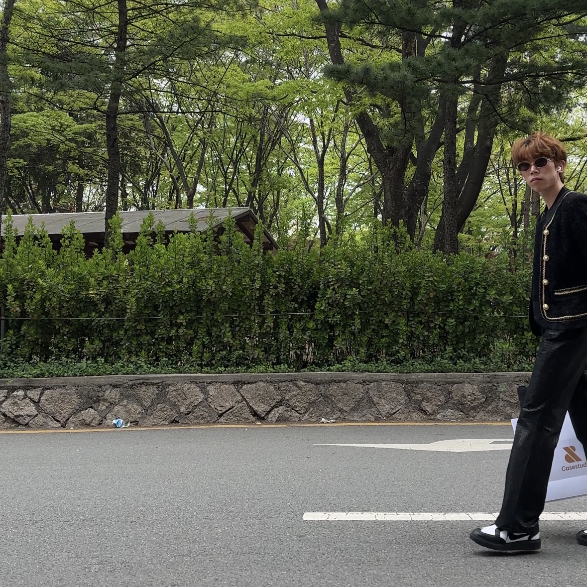 Nike x Peaceminusone Kwondo1 Black and White 착용 스타일 - 2