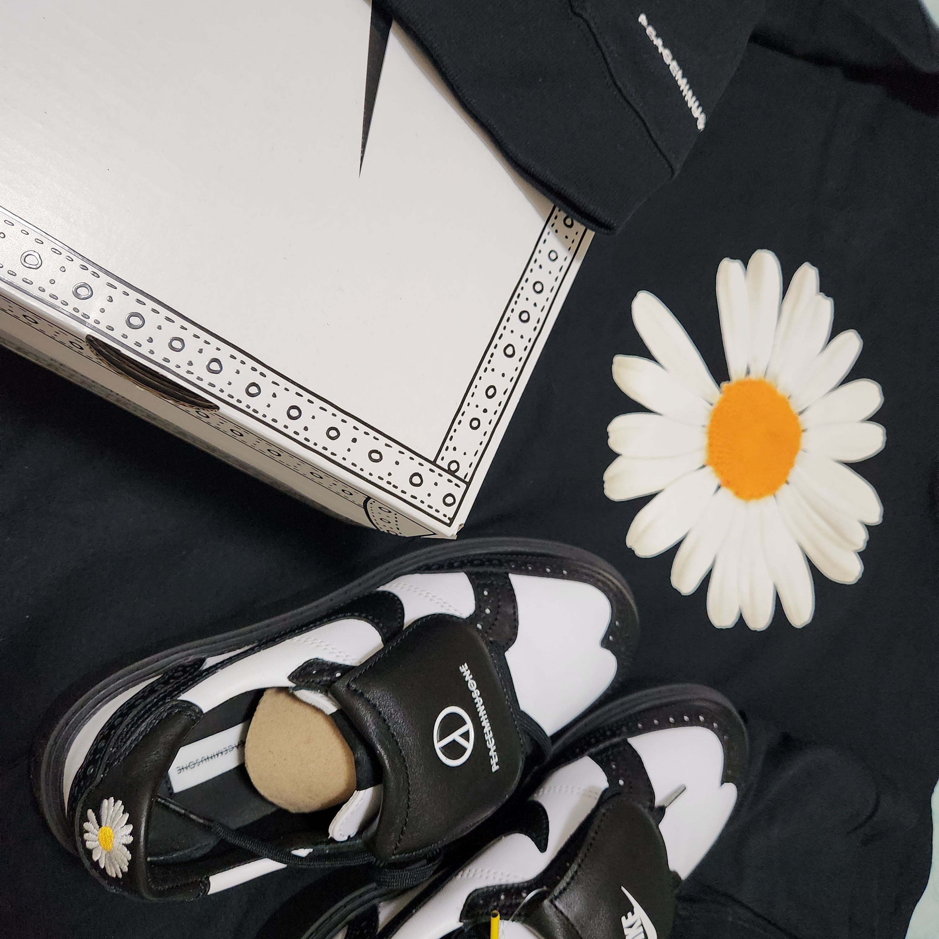 Nike x Peaceminusone LS T-Shirt Black (DR0098-010) 착용 스타일 - 2