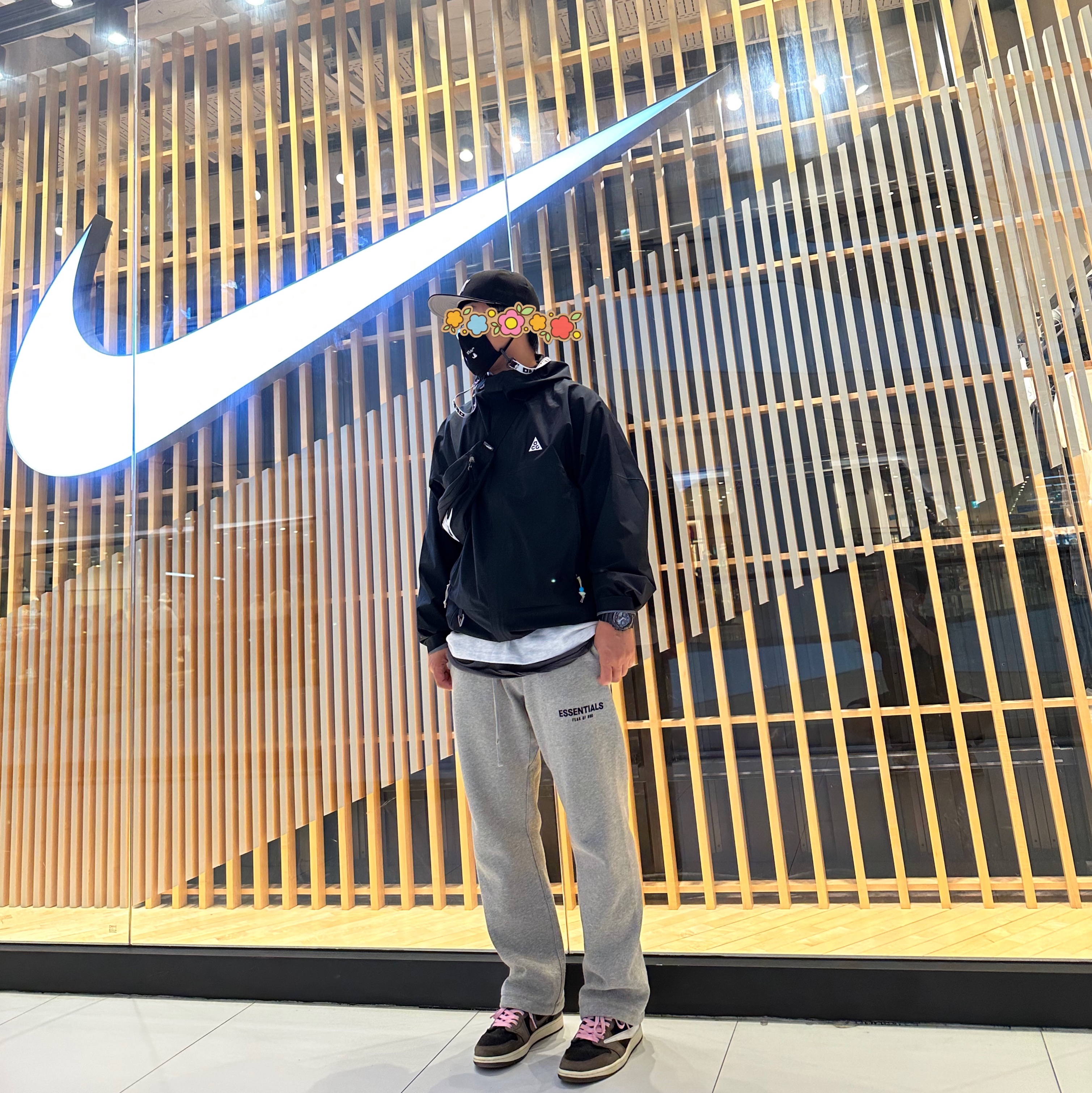 Nike ACG Storm-Fit ADV Cascade Rains Full Zip Jacket Black - Asia, Essentials The Core Collection Relaxed Sweatpants Dark Oatmeal 착용 스타일 - 1