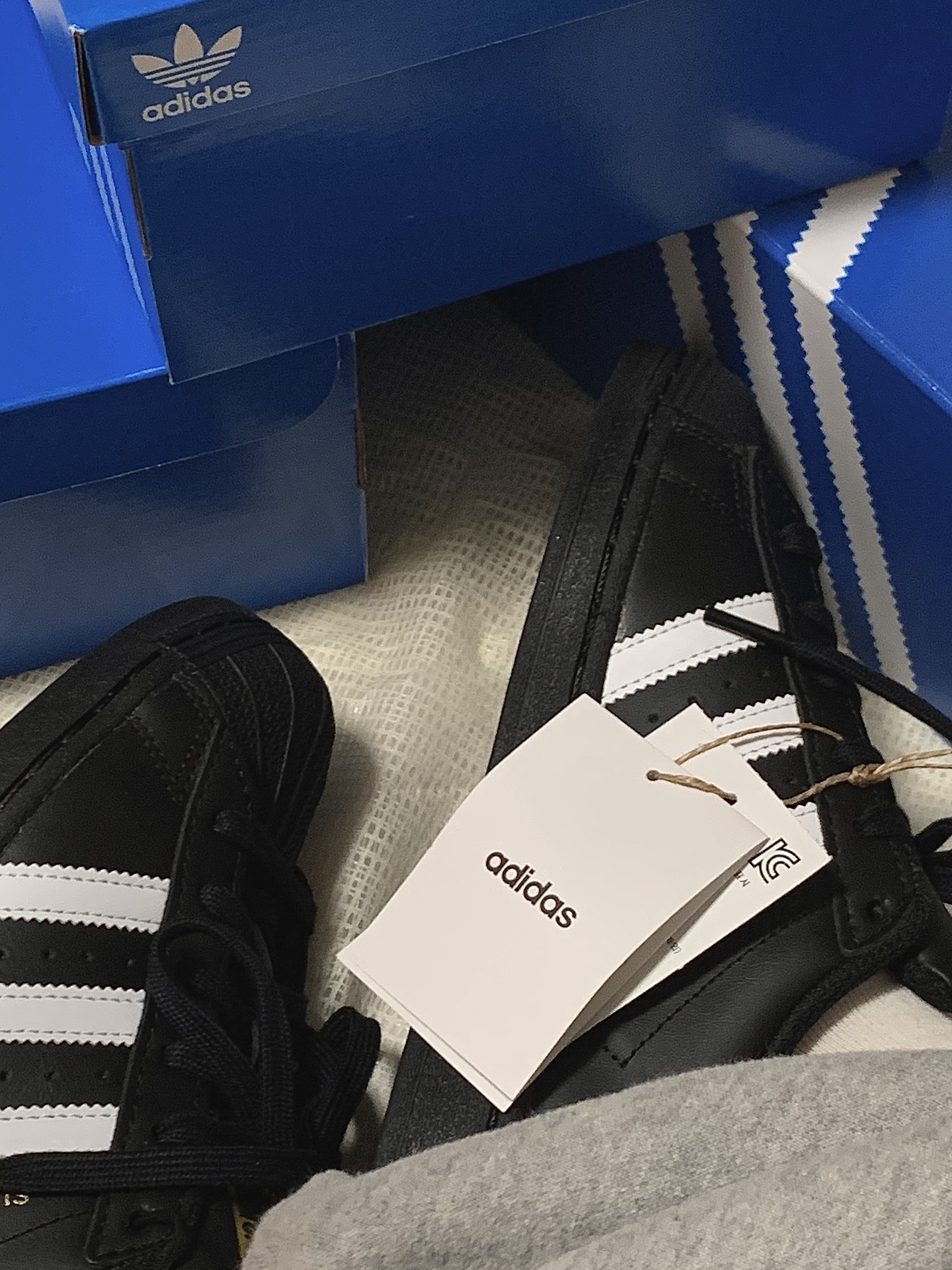 (J) Adidas Superstar Black White, Adidas Superstar Core Black White 착용 스타일 - 2