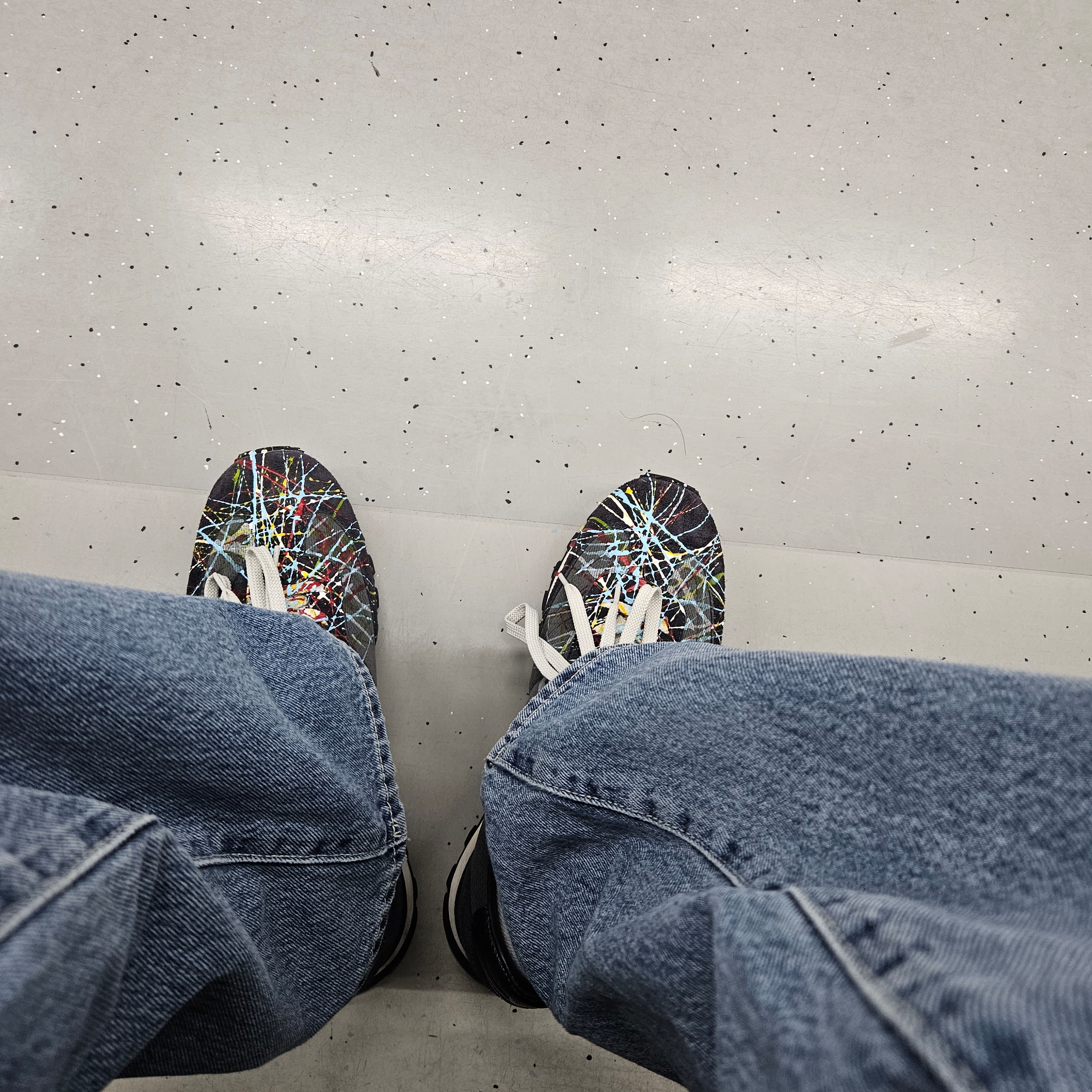 Maison Margiela Replica Paint Runners Blue 착용 스타일