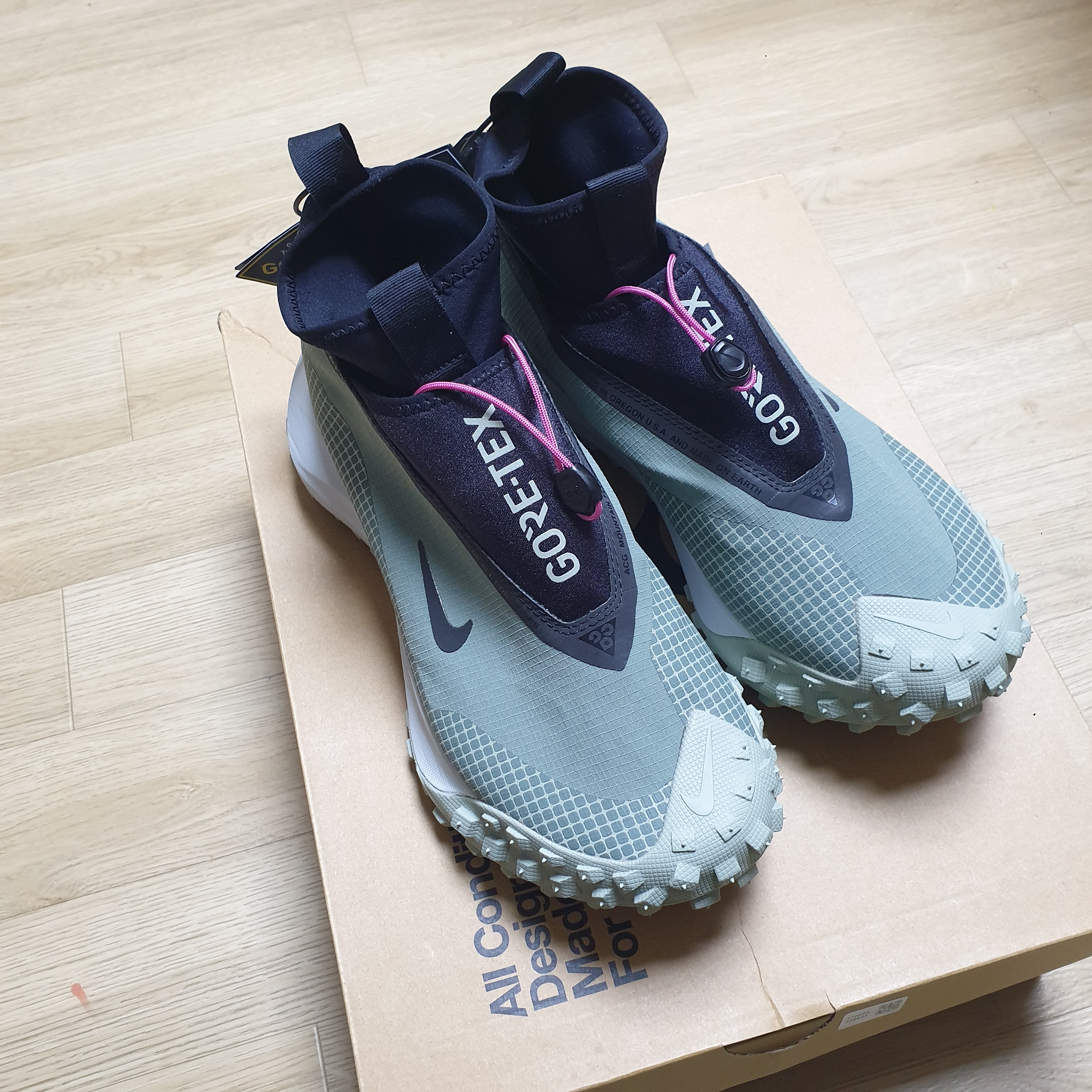 Nike ACG Mountain Fly Gore-Tex Clay Green 착용 스타일 - 1