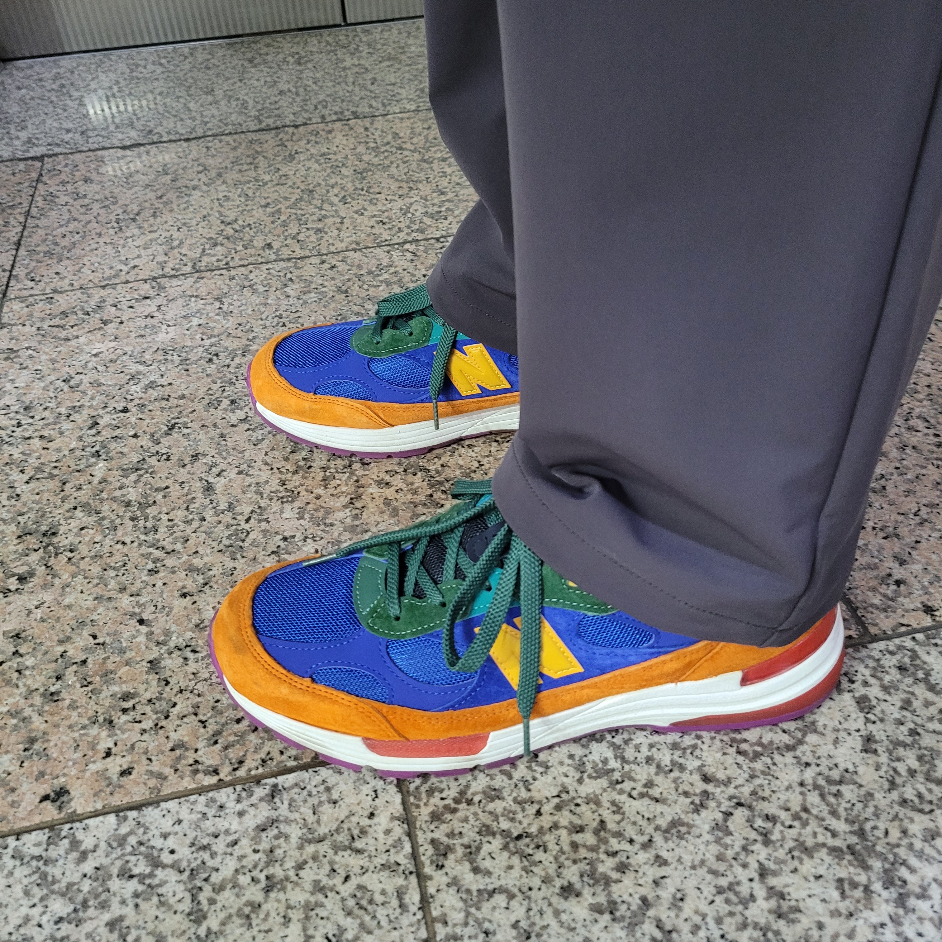 New Balance 992 Made in USA Multi-Color 착용 스타일 - 2