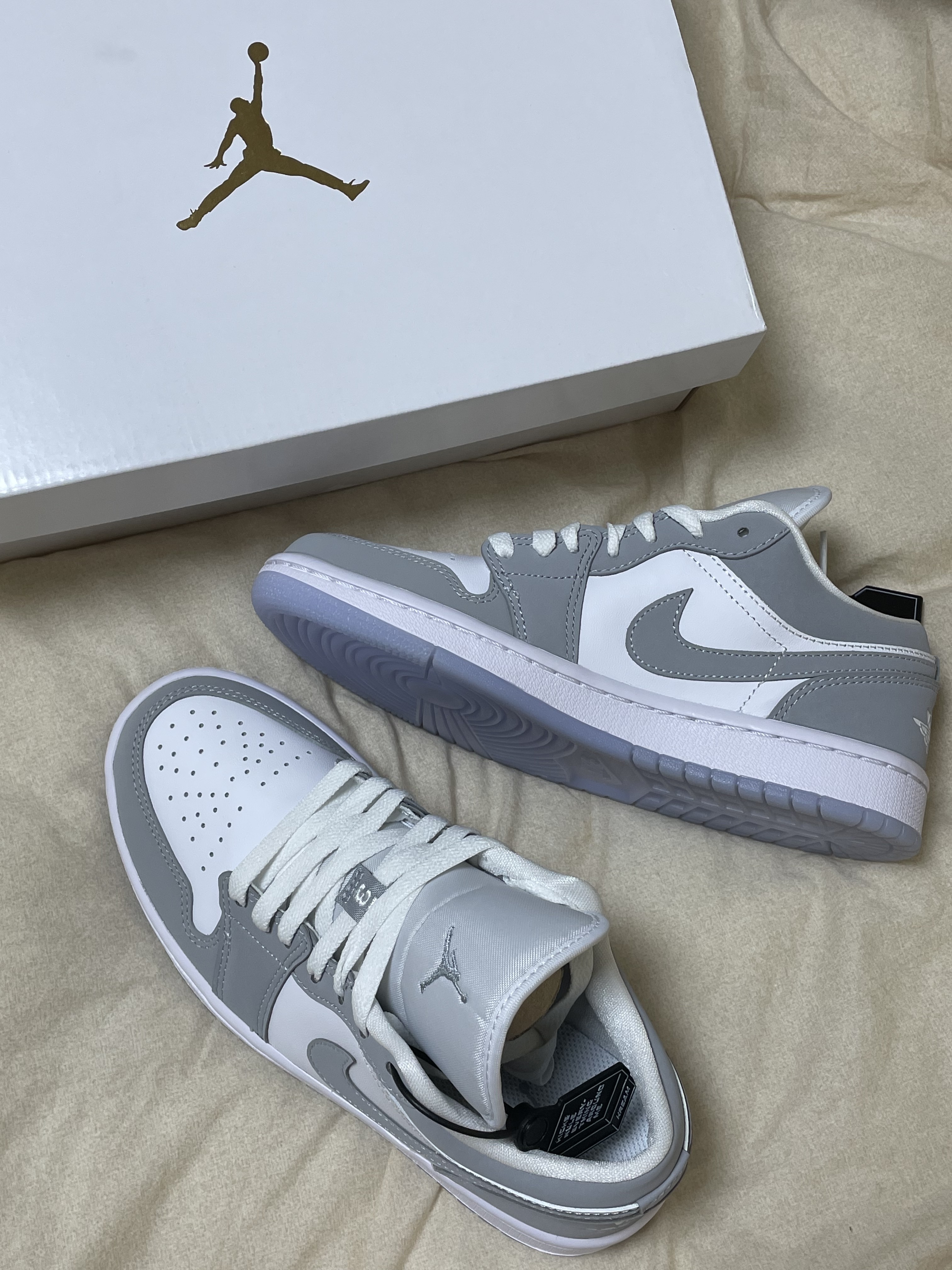 (W) Jordan 1 Low White Wolf Grey 착용 스타일