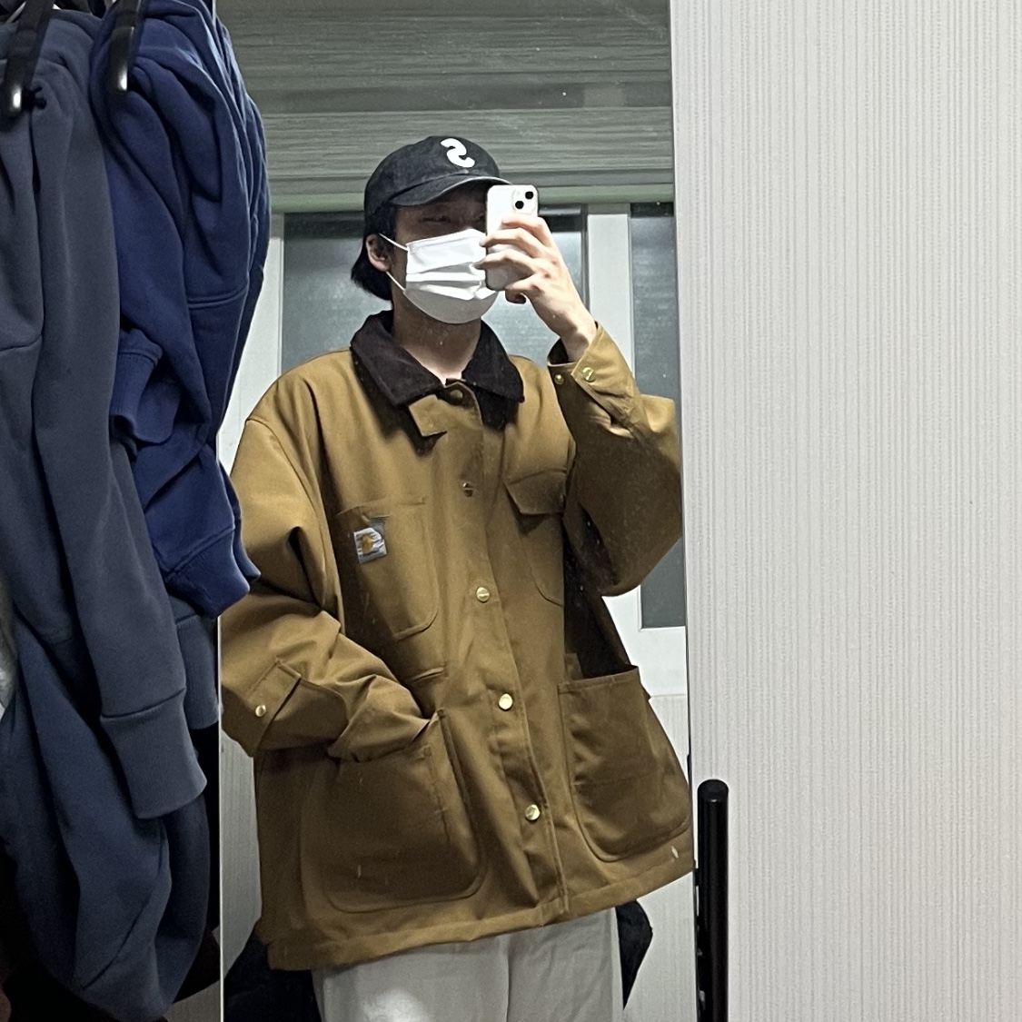 Carhartt WIP x Invincible 15 Chore Coat Hamilton Brown, Supreme Kevlar Denim S Logo 6-Panel Black - 22SS 착용 스타일