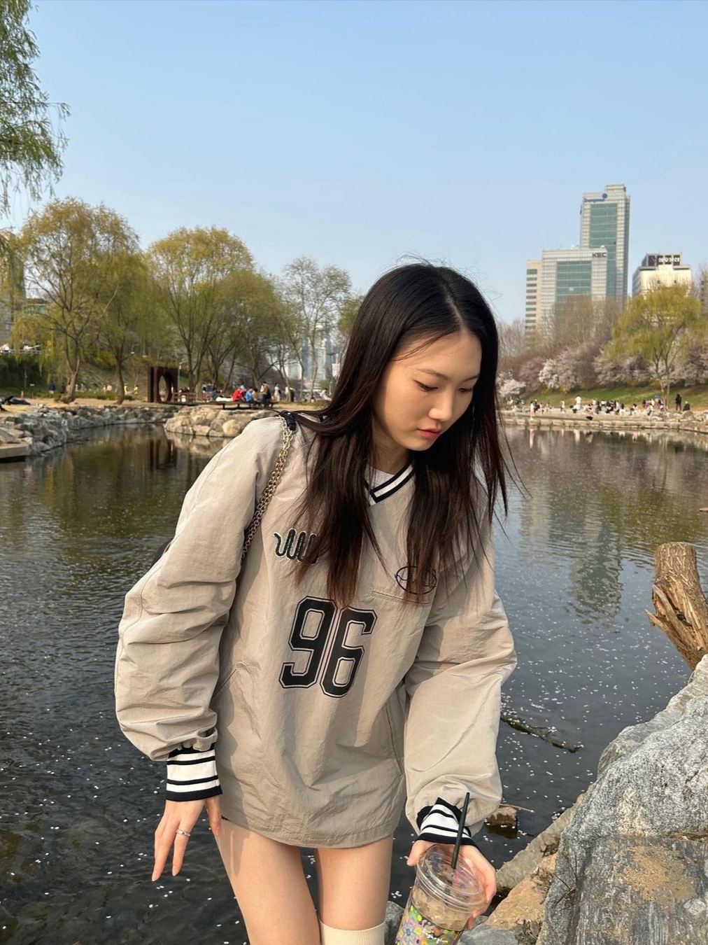 Nieeh 1996 Oversize Fit Gray 착용 스타일 - 1